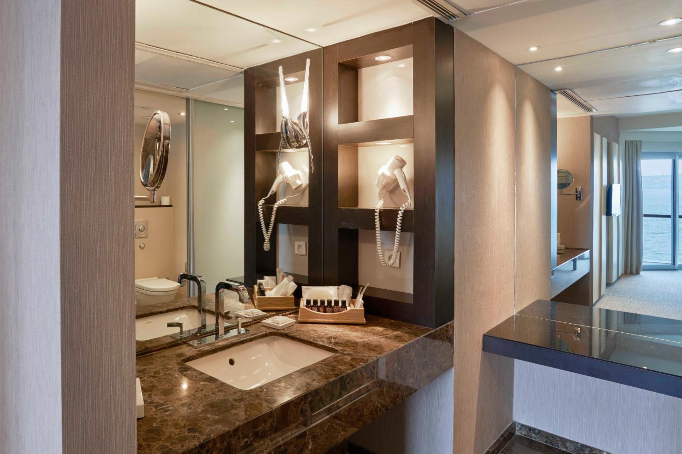 Senior Suite - Photo 3