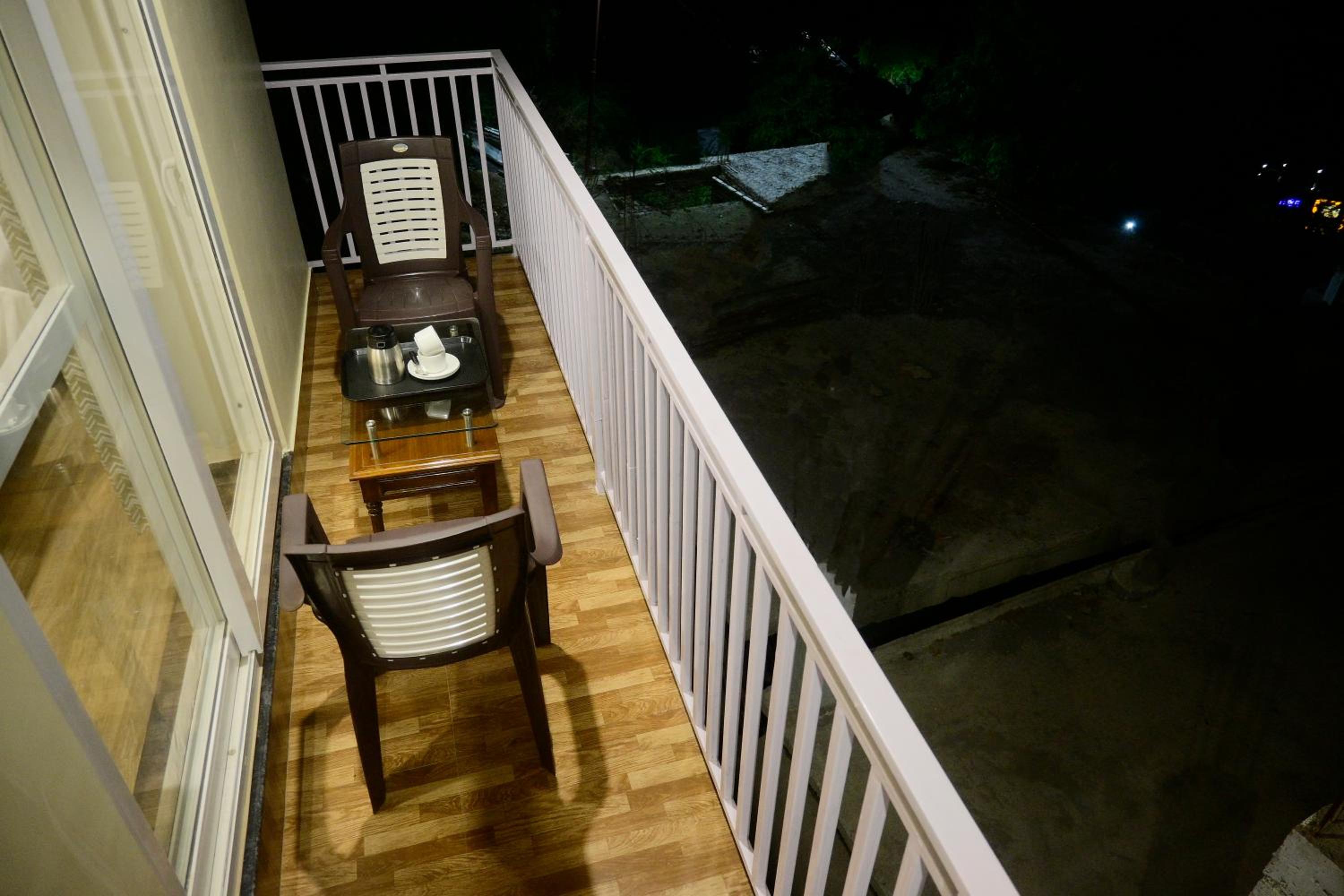 Double Room with Balcony photo 2
