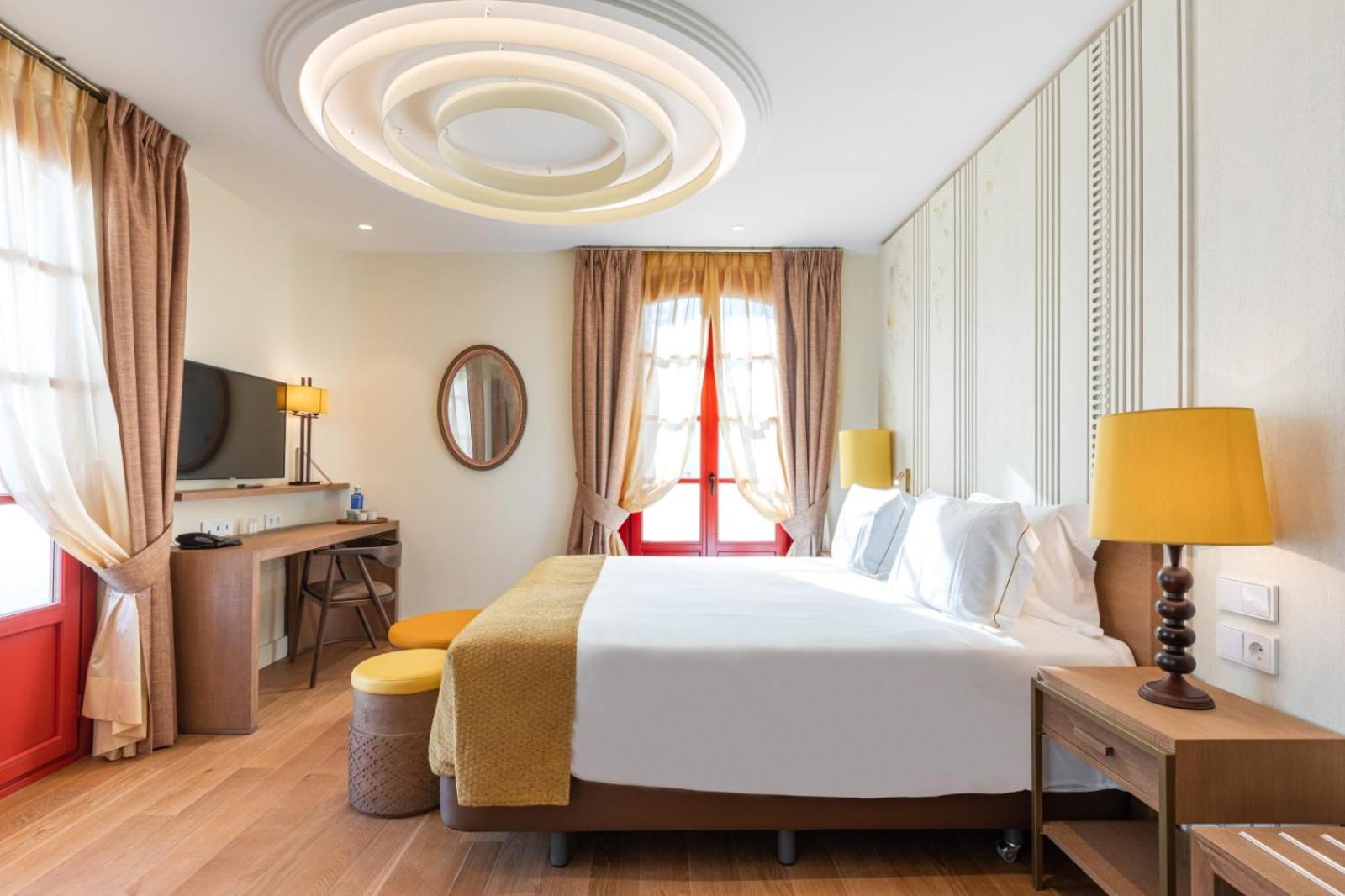 Premium Double or Twin Room with Terrace - Photo 1