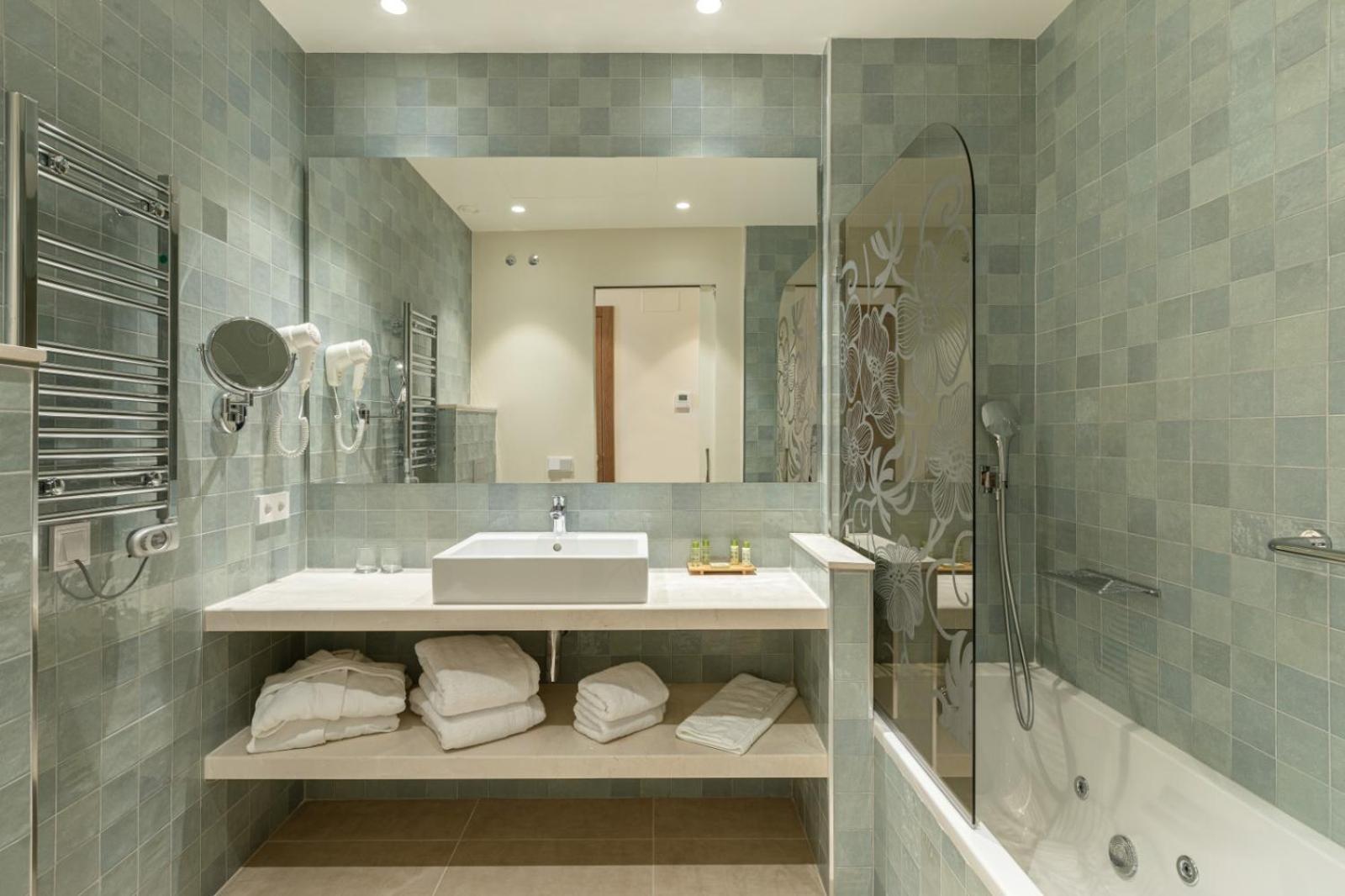 Superior Twin Room - Photo 3