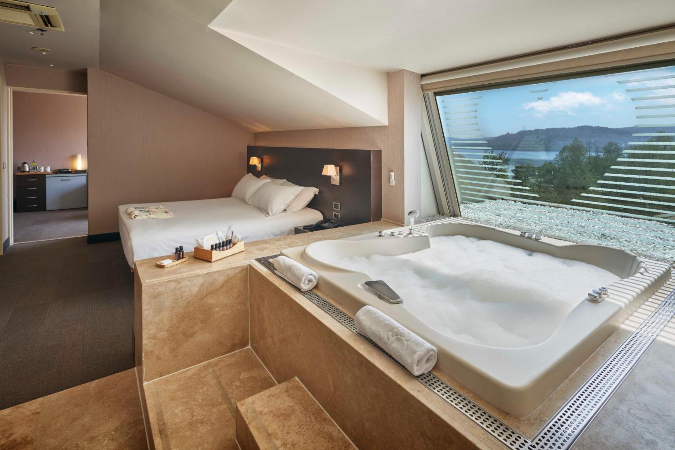 Superior Suite - Photo 1