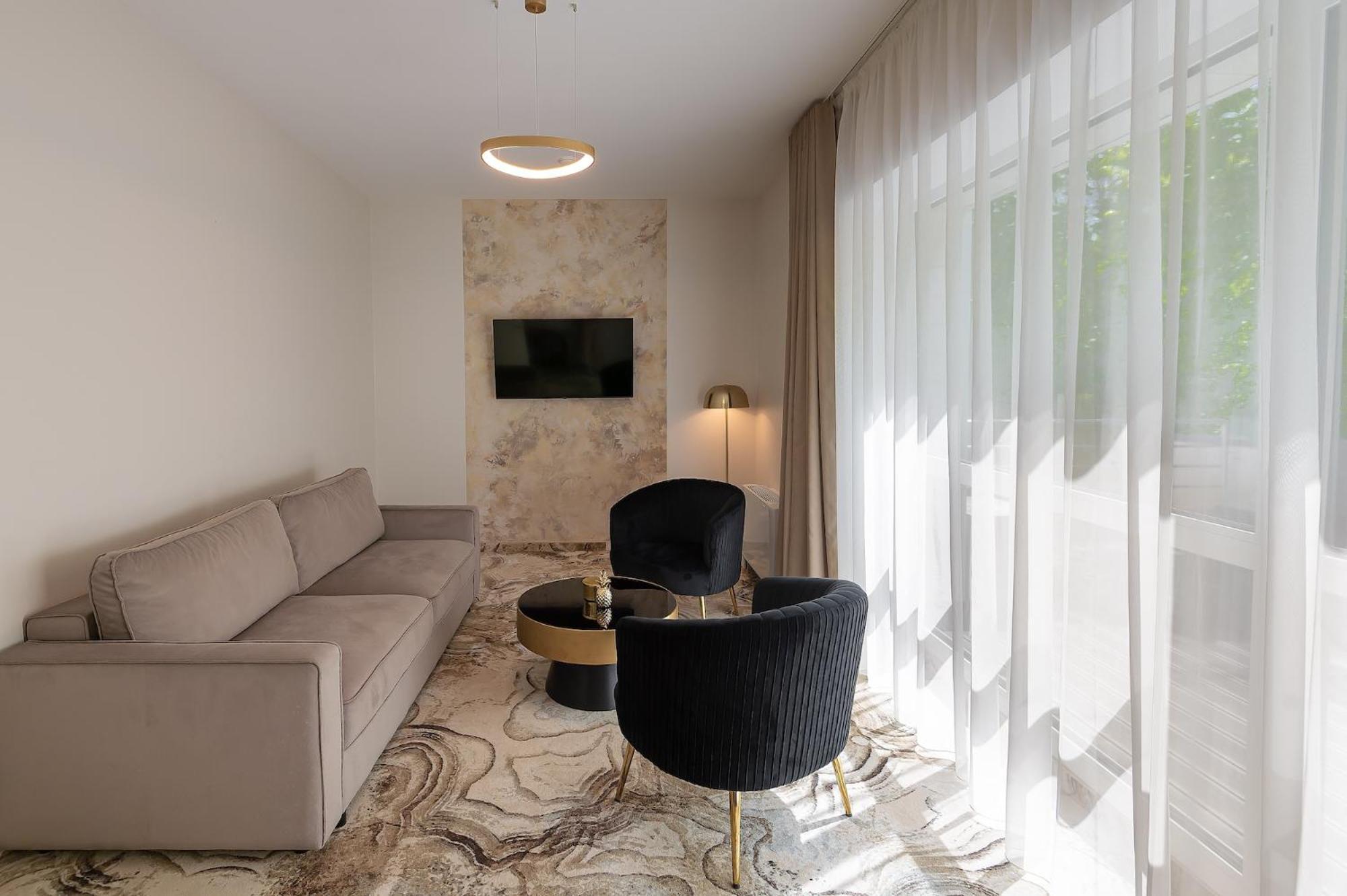 Apartment with Morning Spa Access