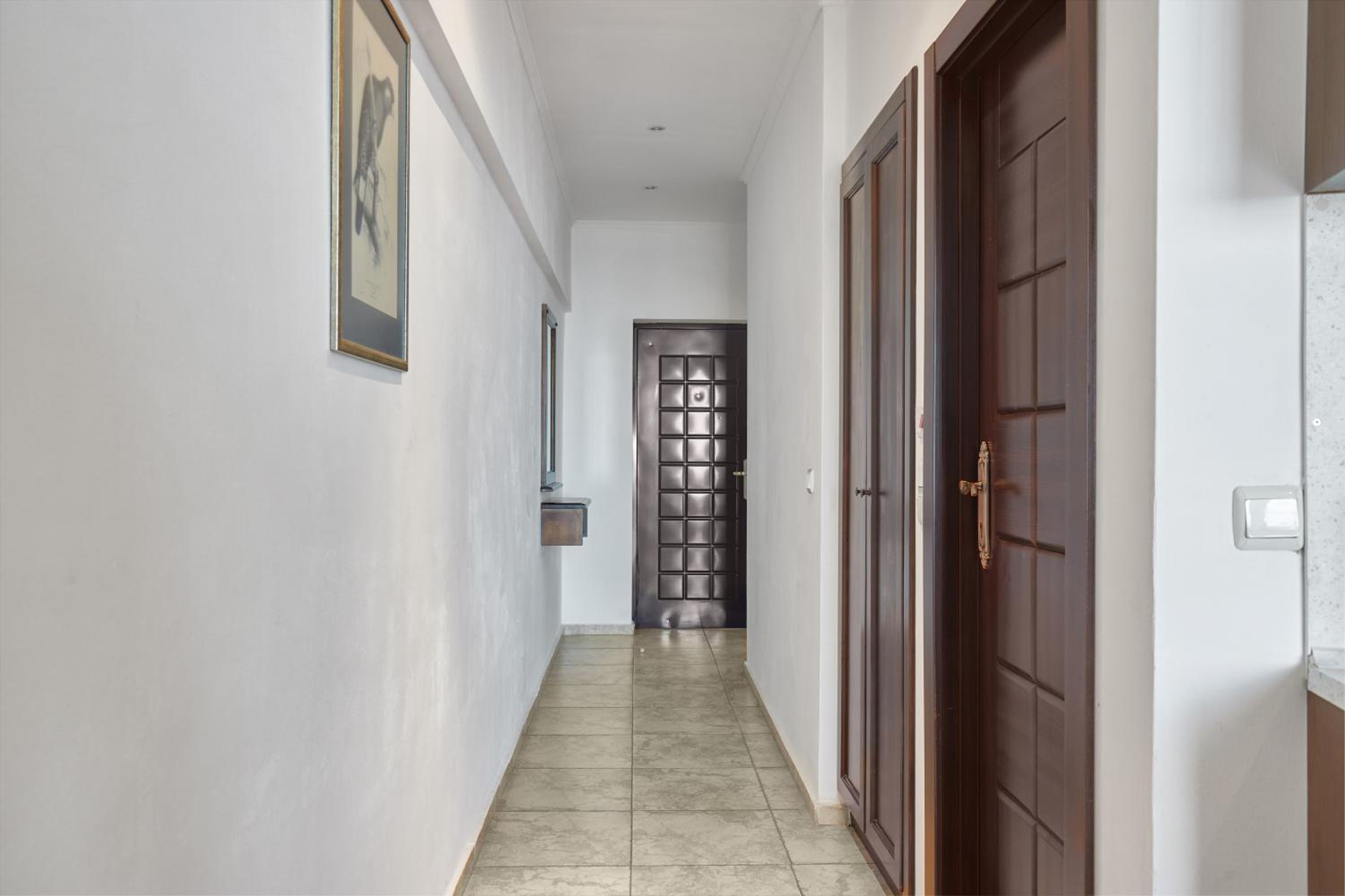 One-Bedroom Apartment With Balcony And Sea View photo 2