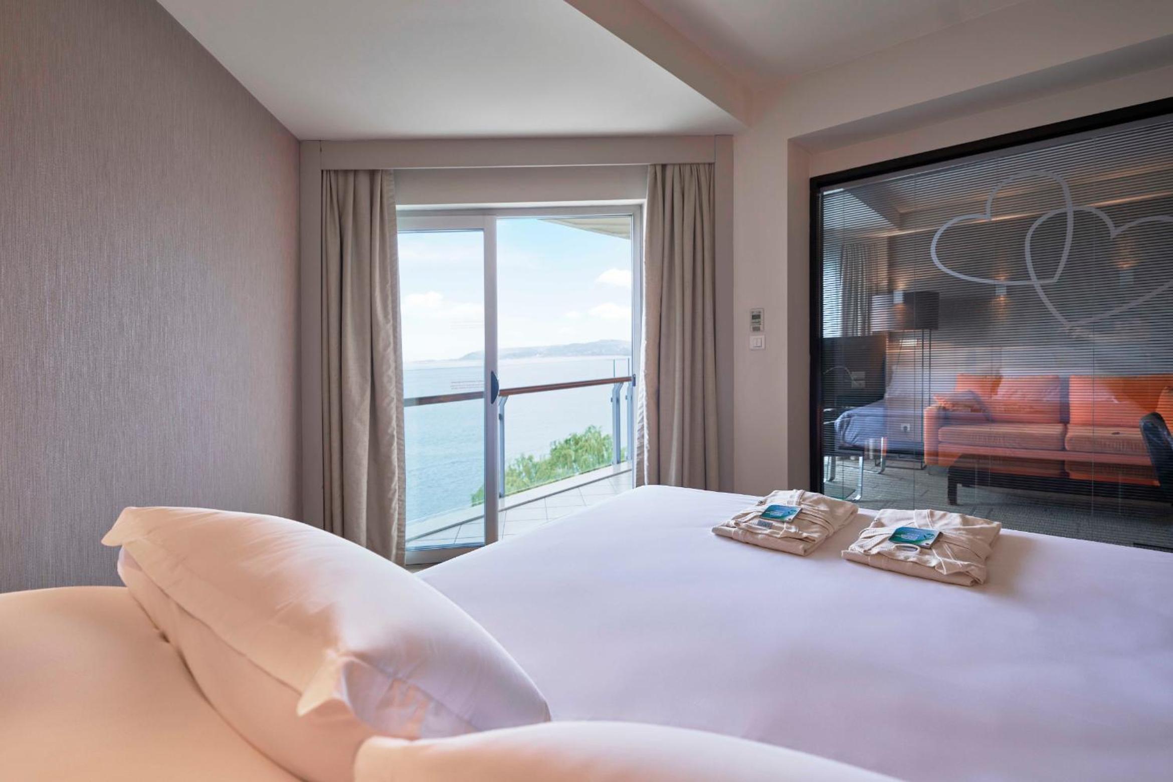 Superior Suite - Photo 6