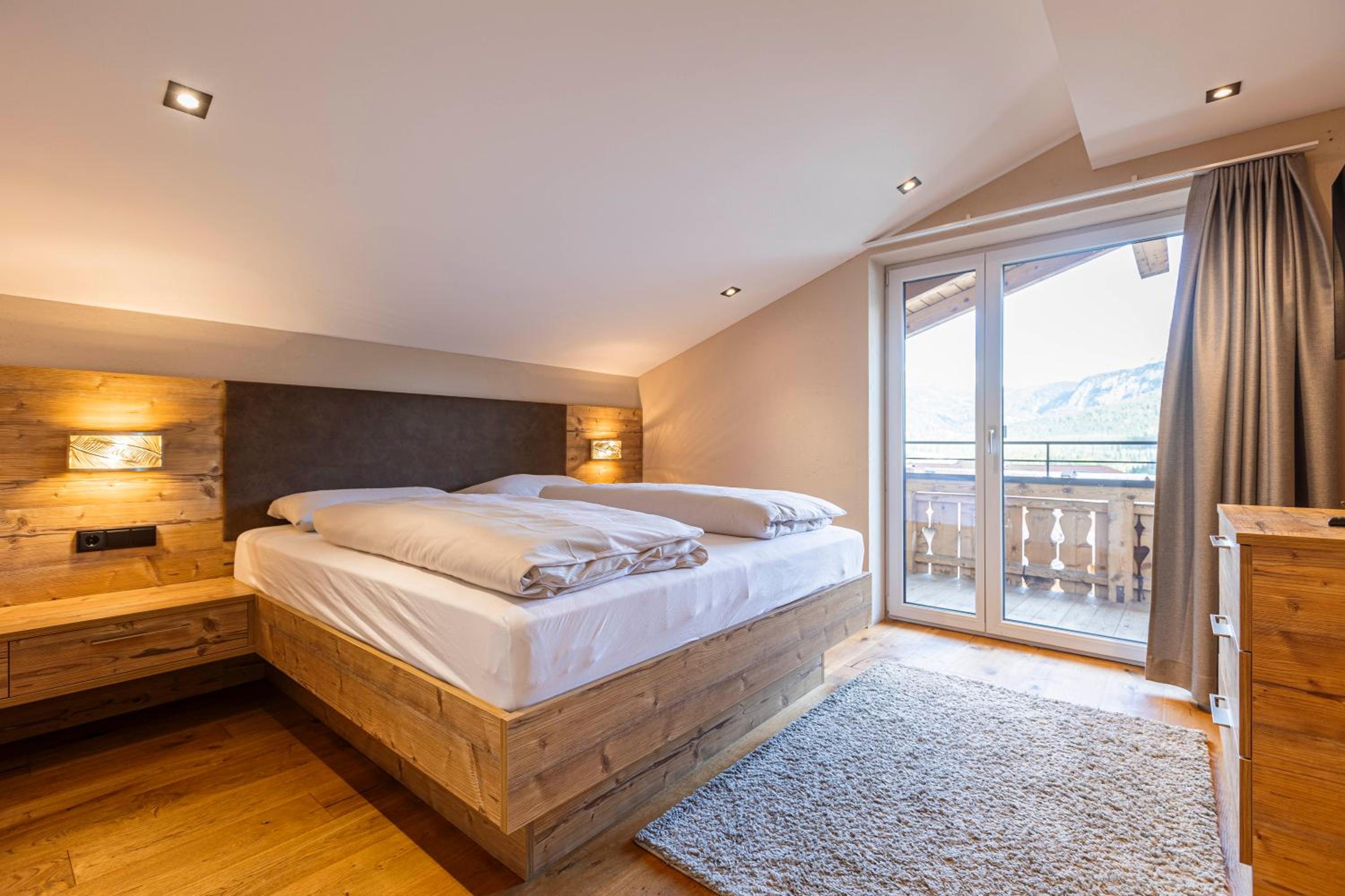 Two-Bedroom Penthouse Apartment for 5 person