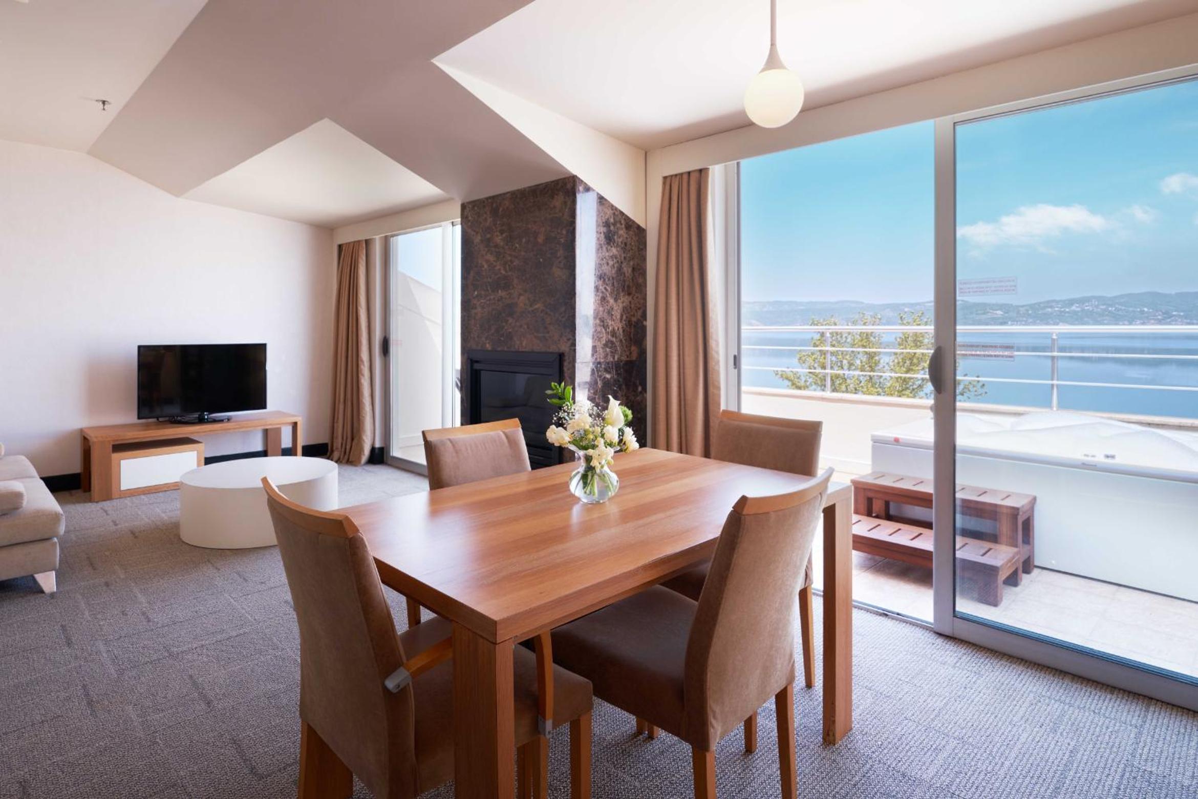 Queen Suite - Photo 6