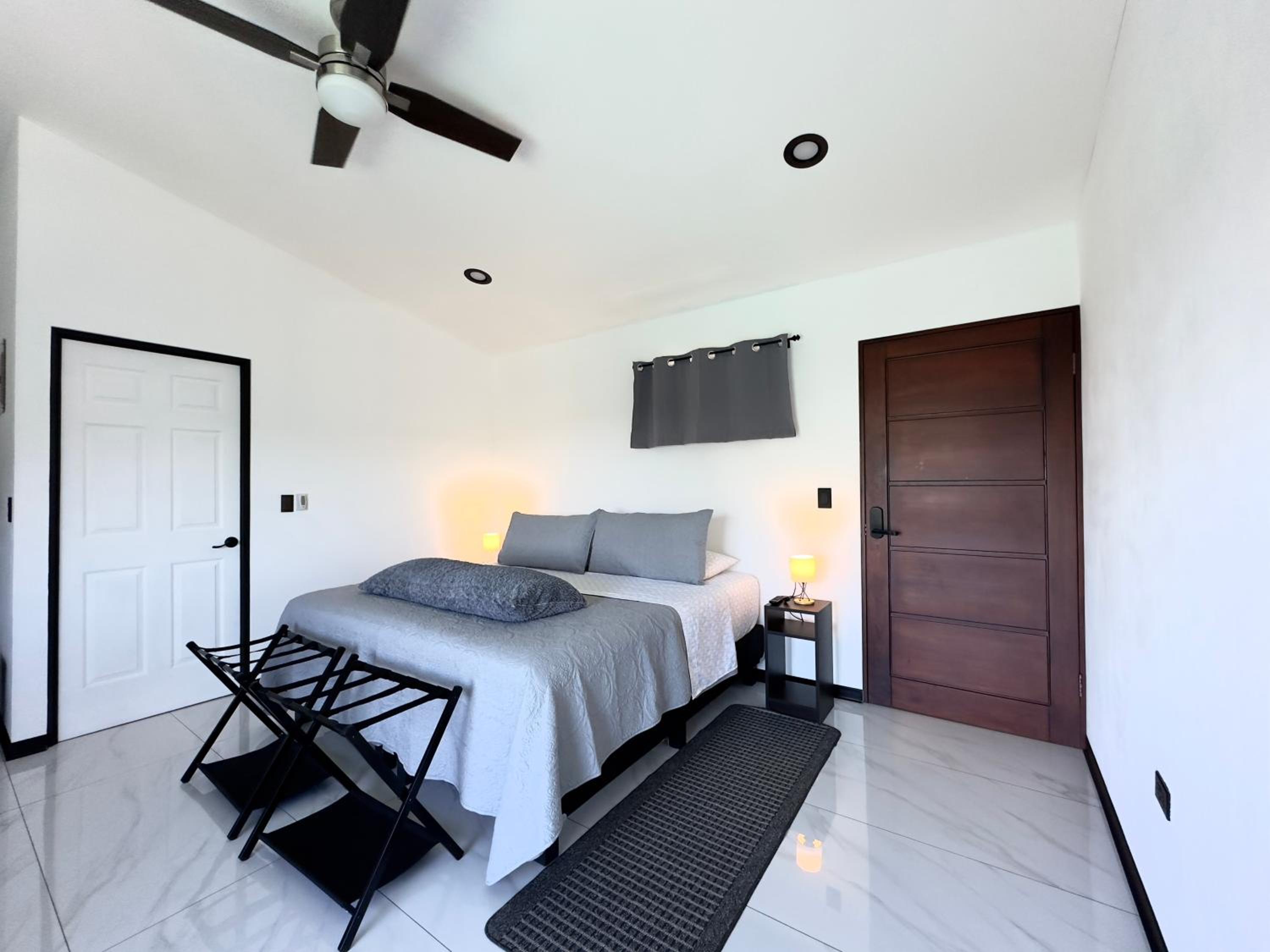 One-Bedroom Apartment with Balcony photo 1