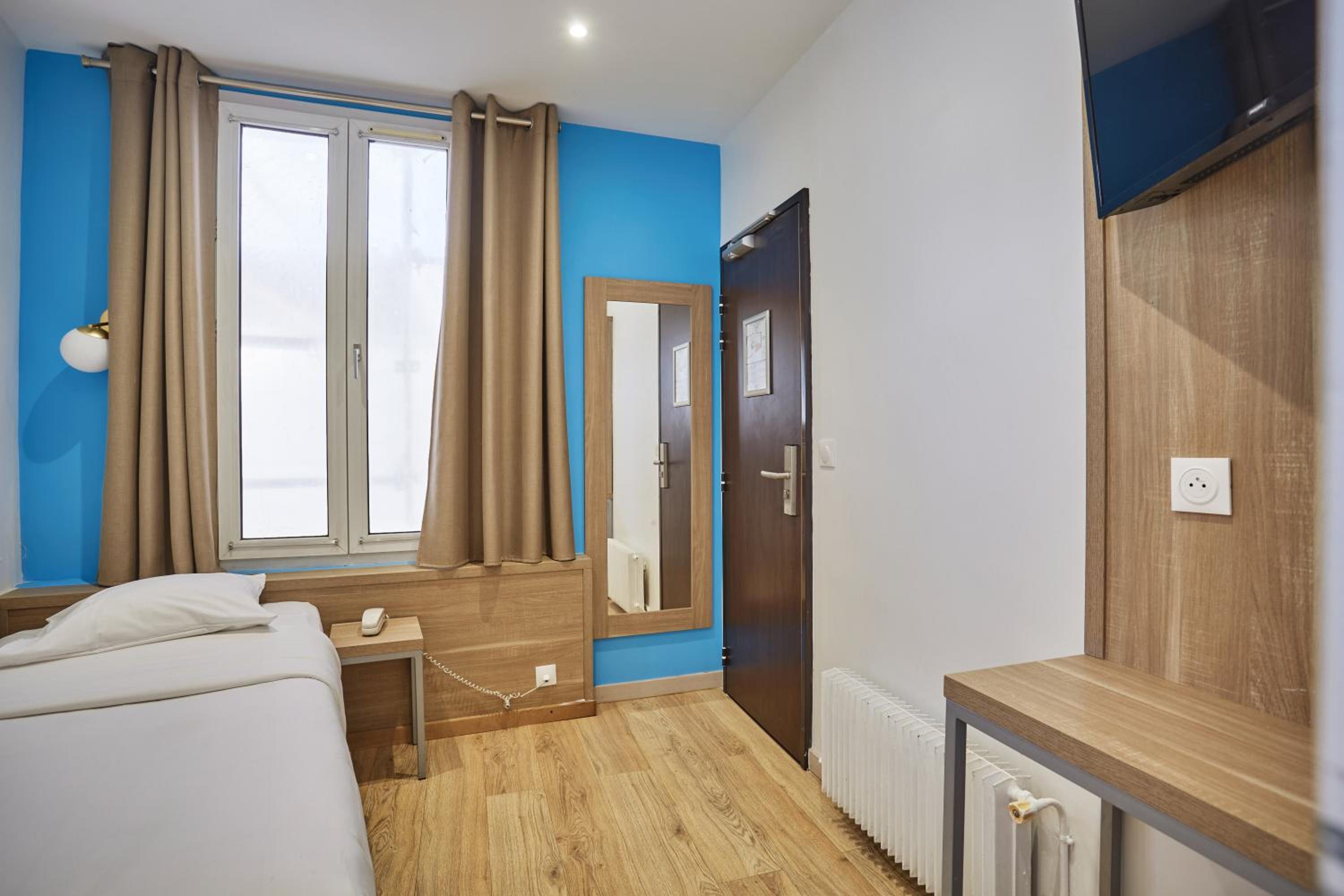 Single Room photo 2