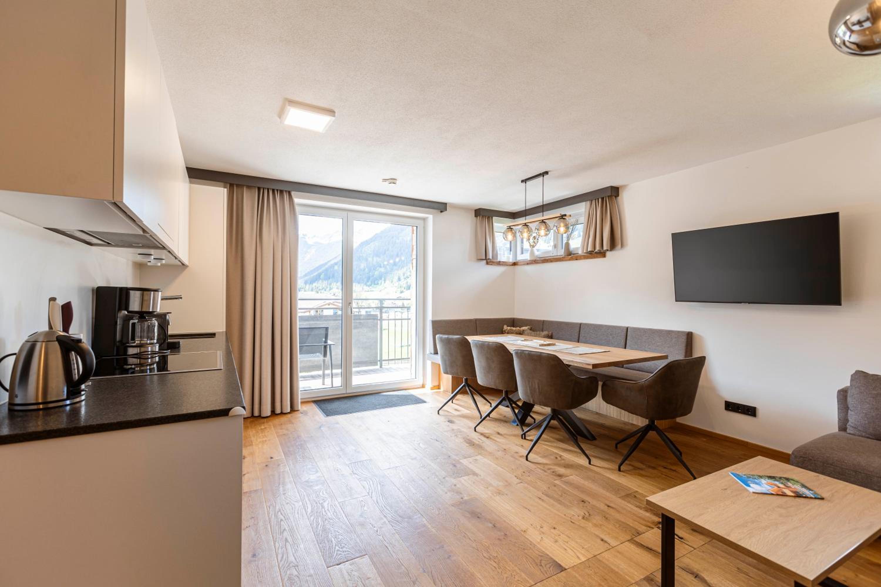 Three-Bedroom Superior Apartment for 7 person