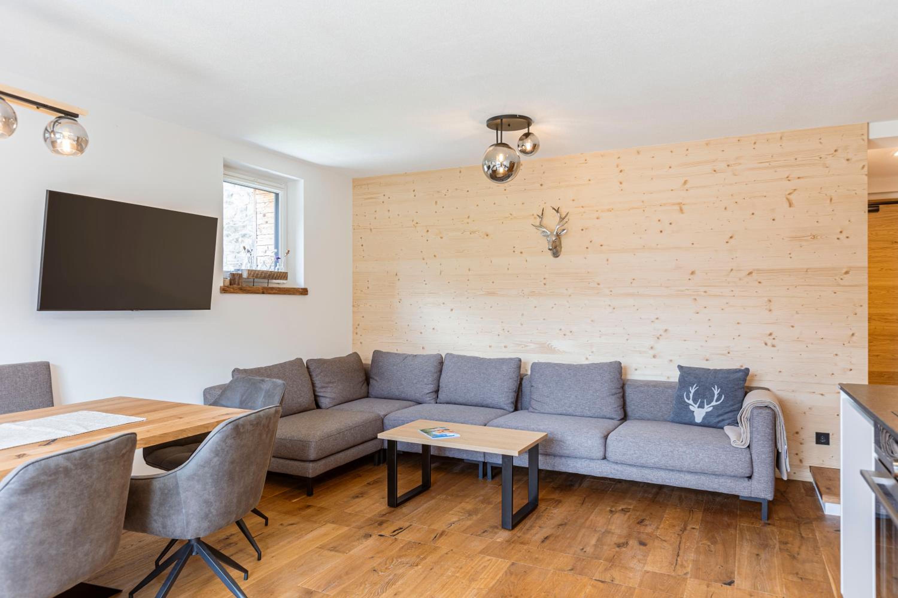 Three-Bedroom Superior Apartment for 7 person photo 2