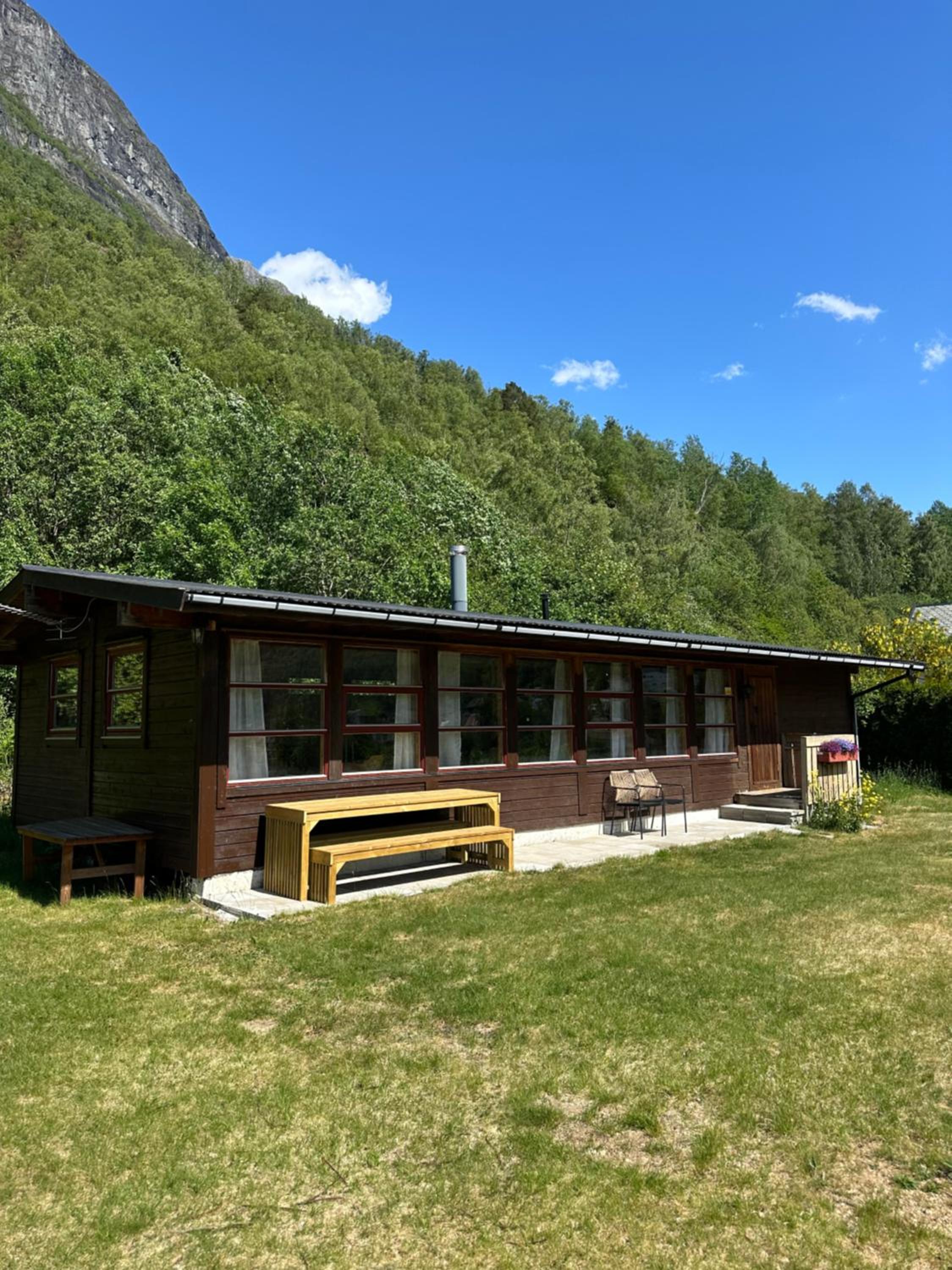 Panorama Superior Three-Bedroom House - Photo 3