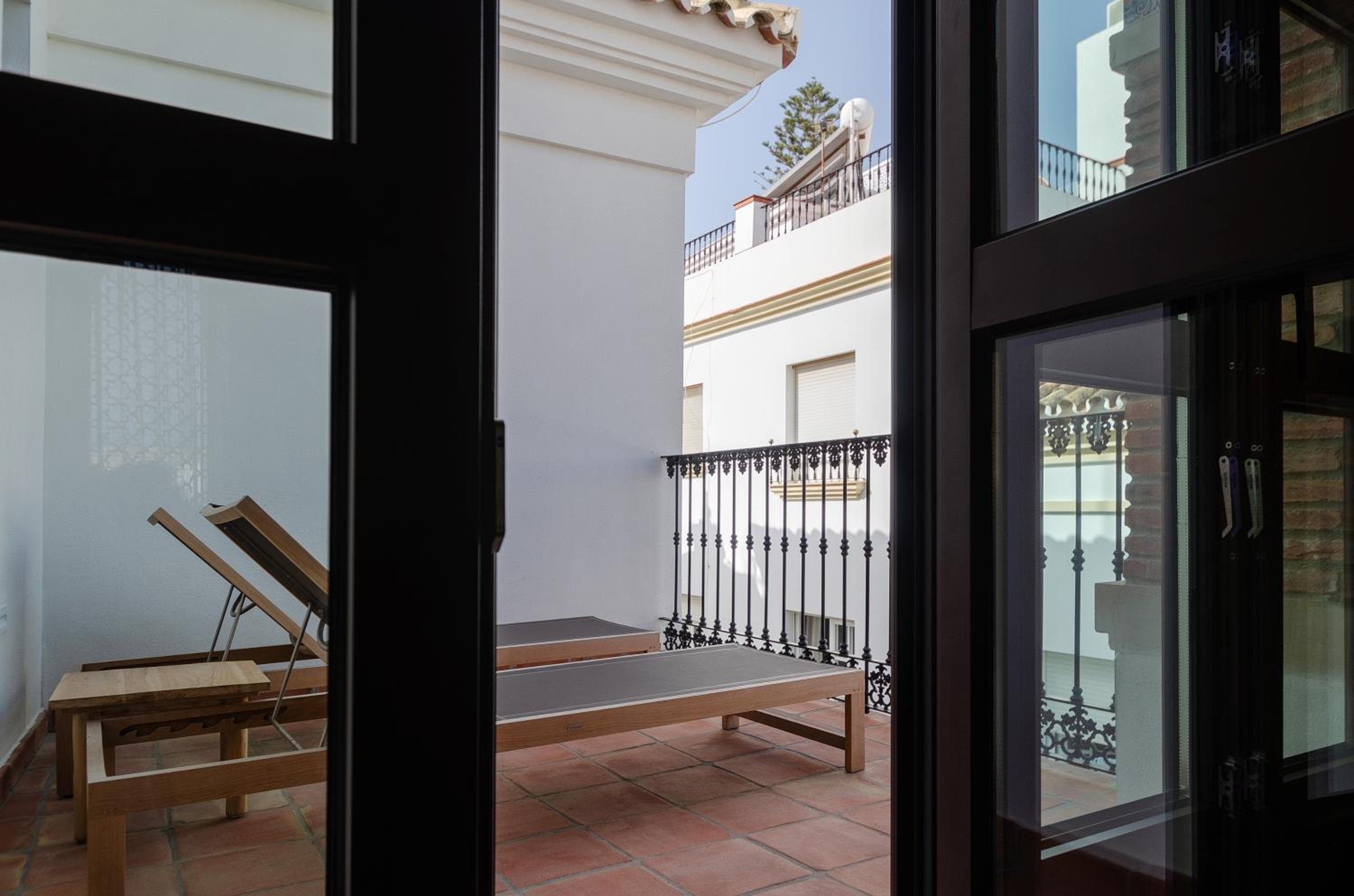 Deluxe Superior Double Room with views - Photo 3