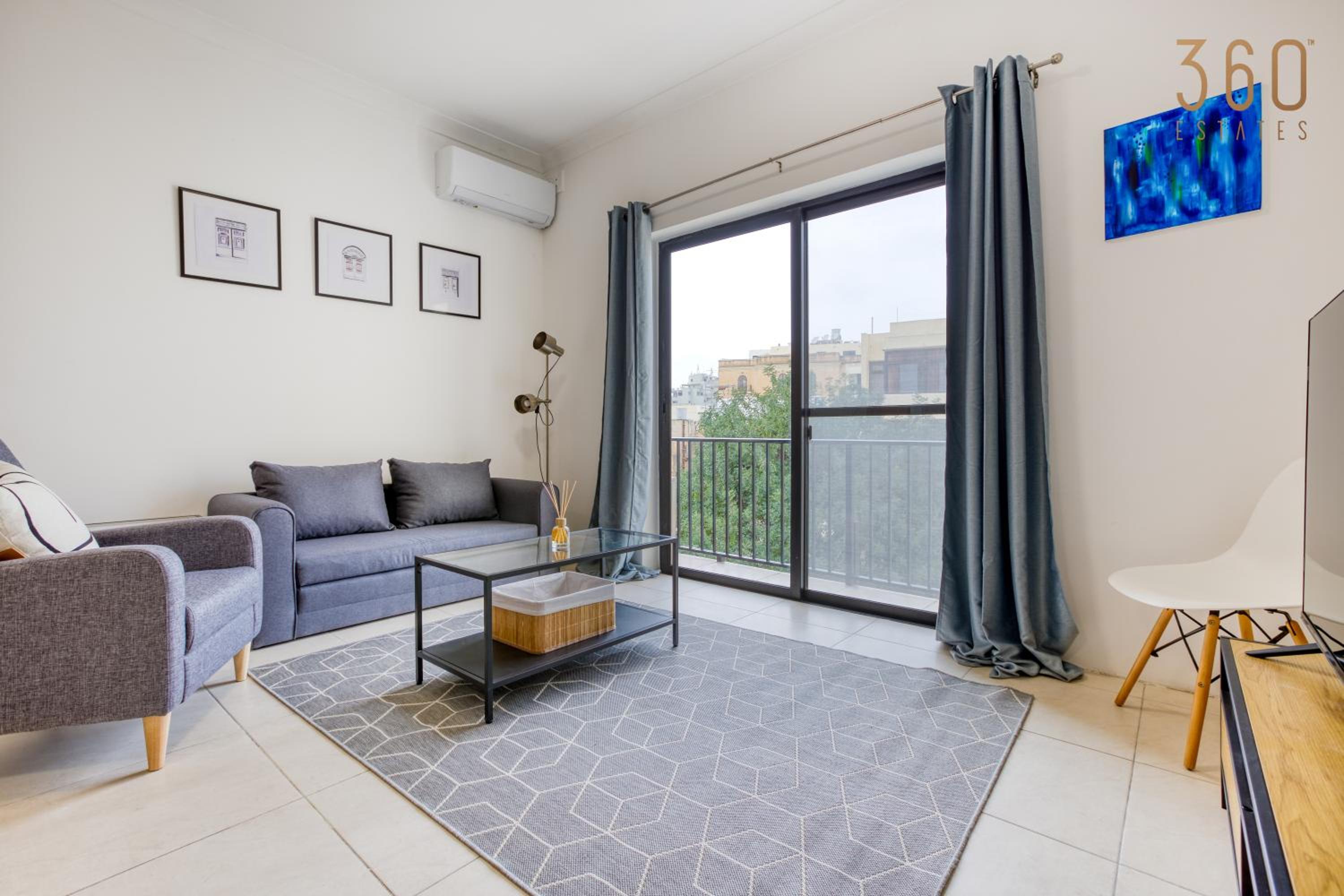 One-Bedroom Apartment