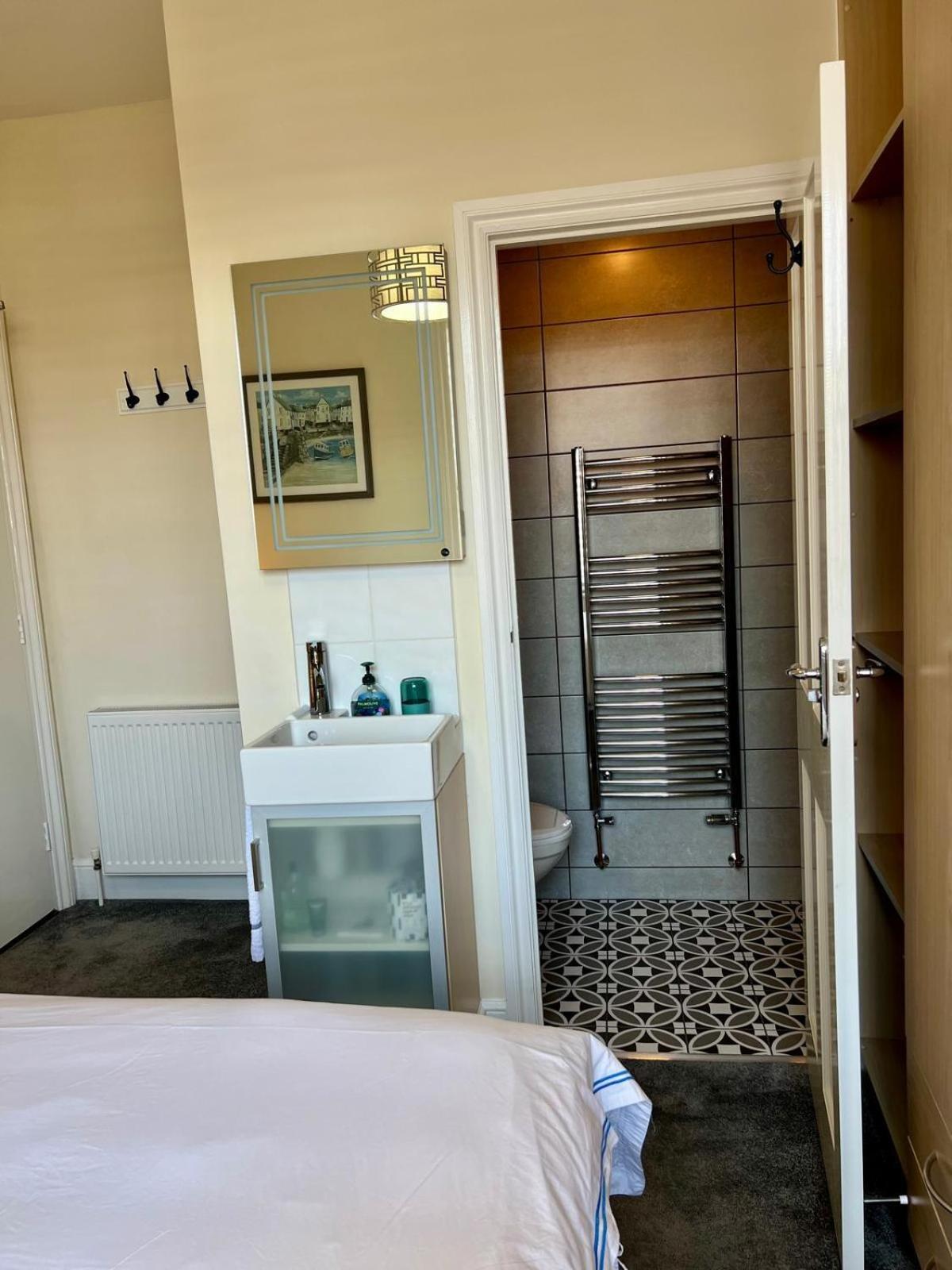 Double Room with Private Bathroom photo 3