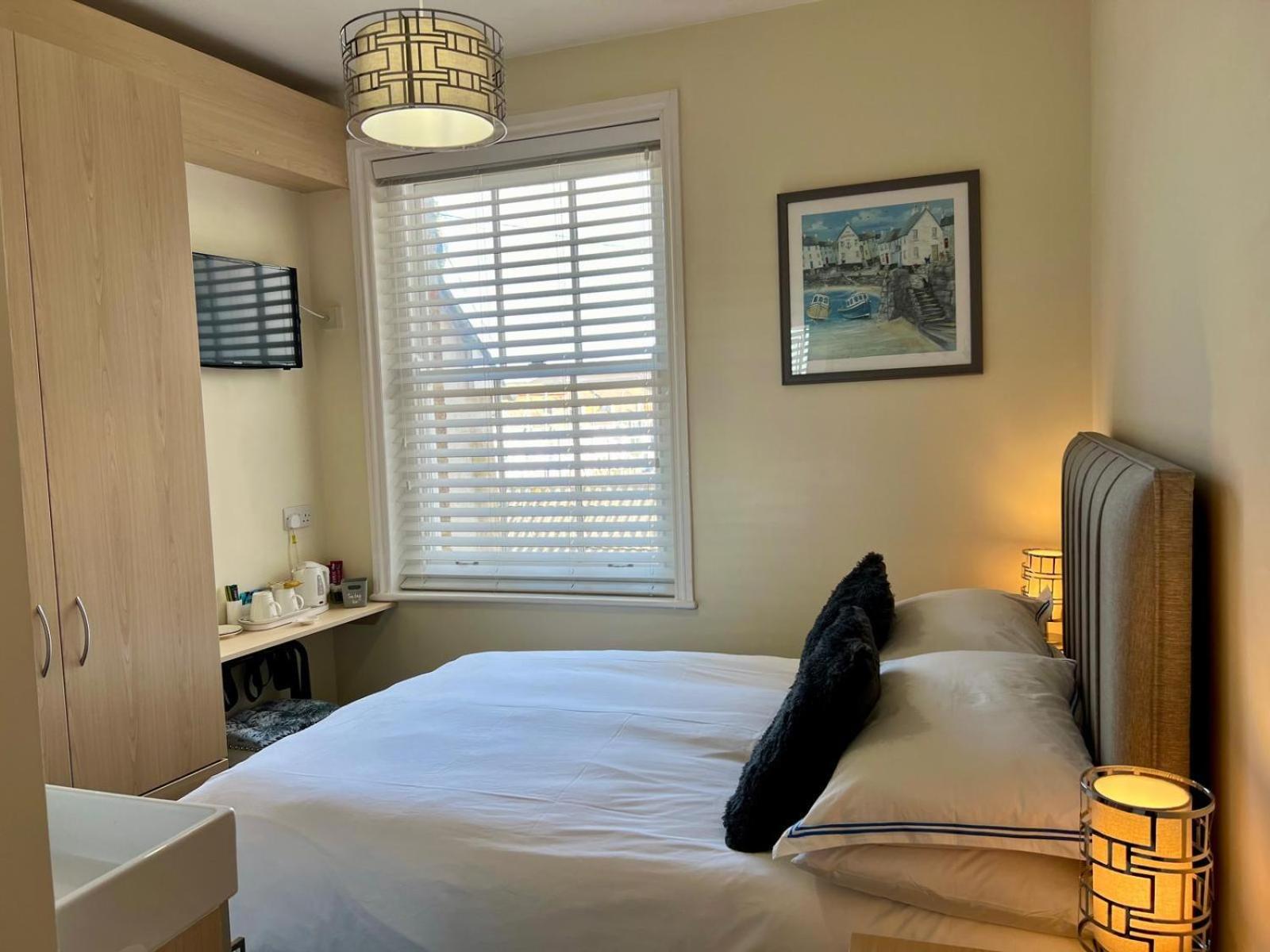 Double Room with Private Bathroom photo 1
