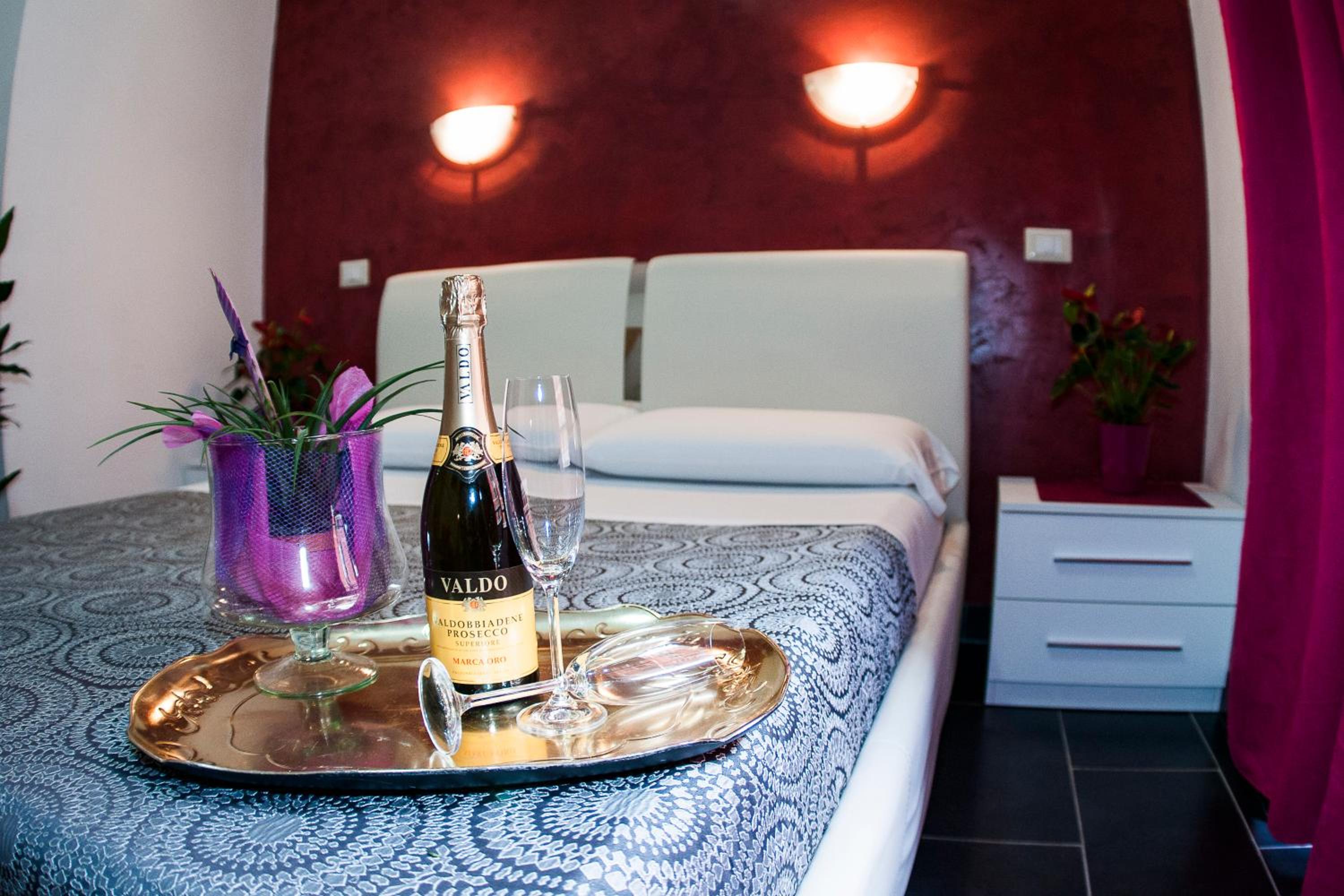 Superior Double Room with Hot Tub photo 1