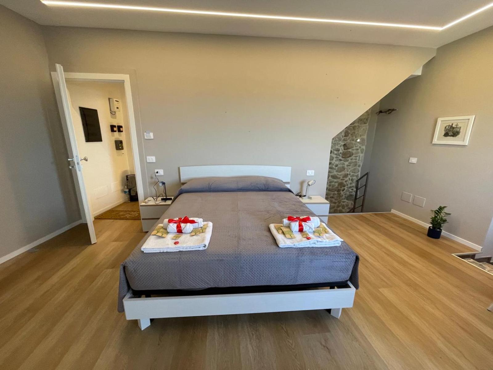 Two-Bedroom Apartment with Balcony photo 2