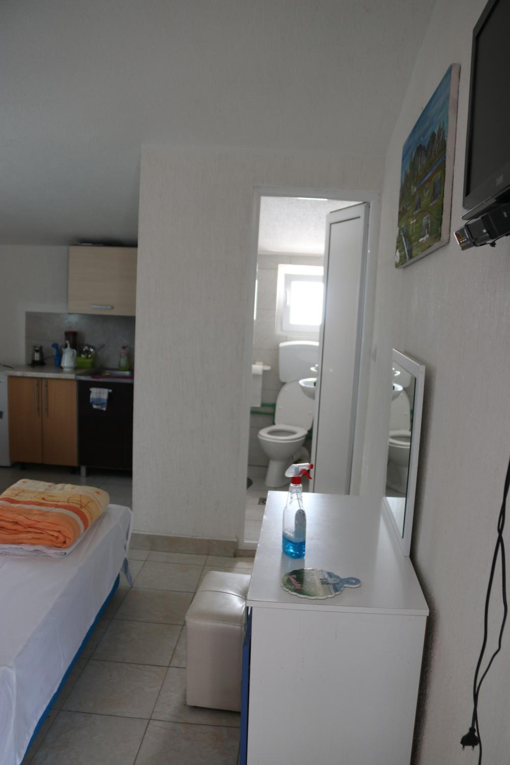 One-Bedroom Apartment - Sea Side