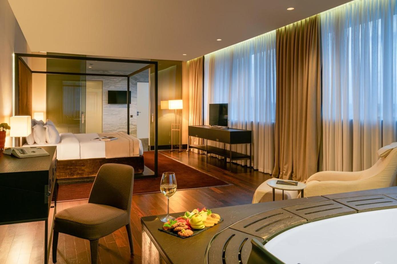 Prestige King Suite photo 3