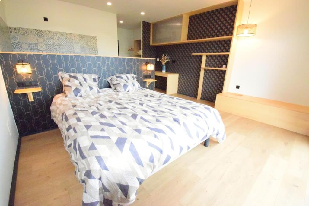 Apartamento de una habitación con balcón y vistas a la montaña