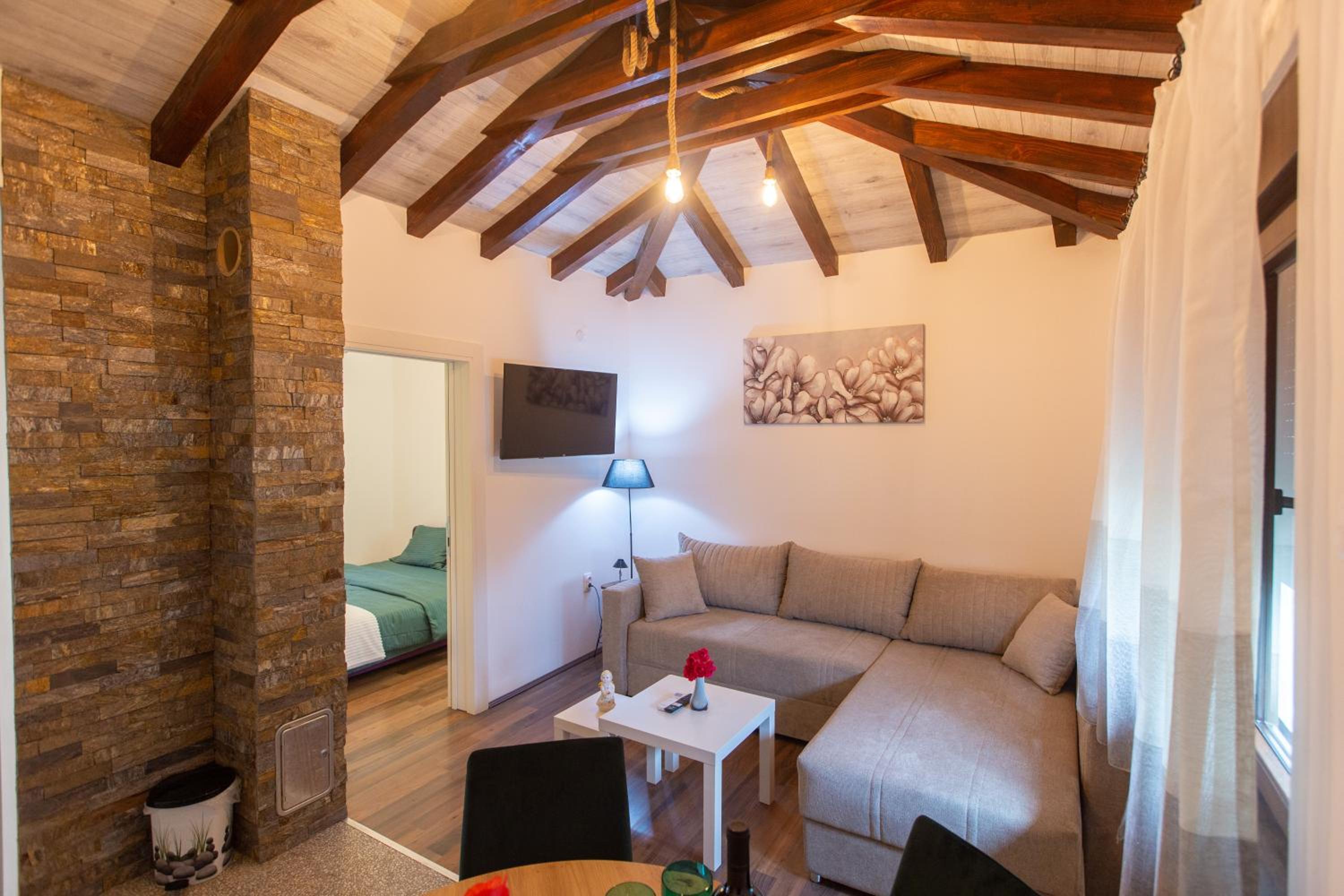 One-Bedroom House photo 3