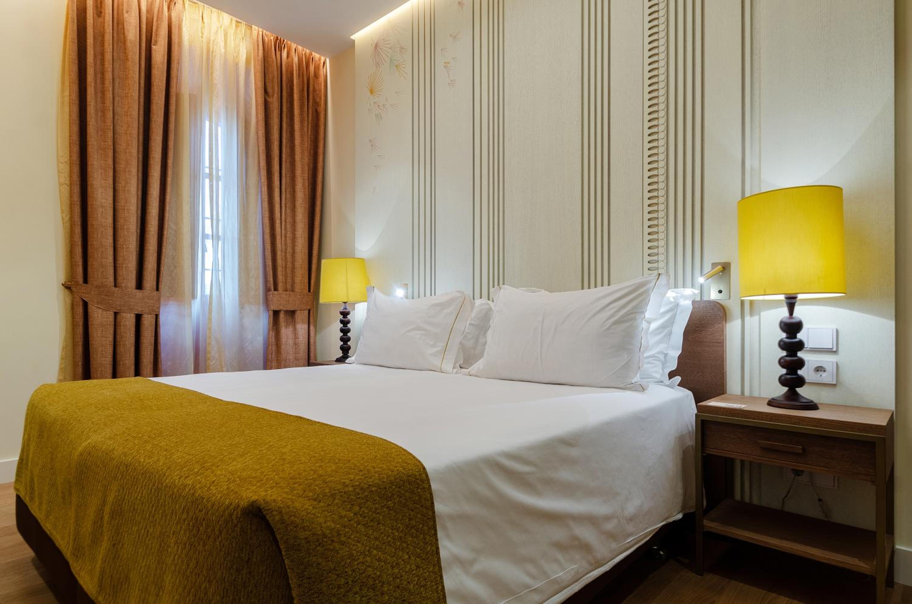 Standard Twin Room - Photo 2