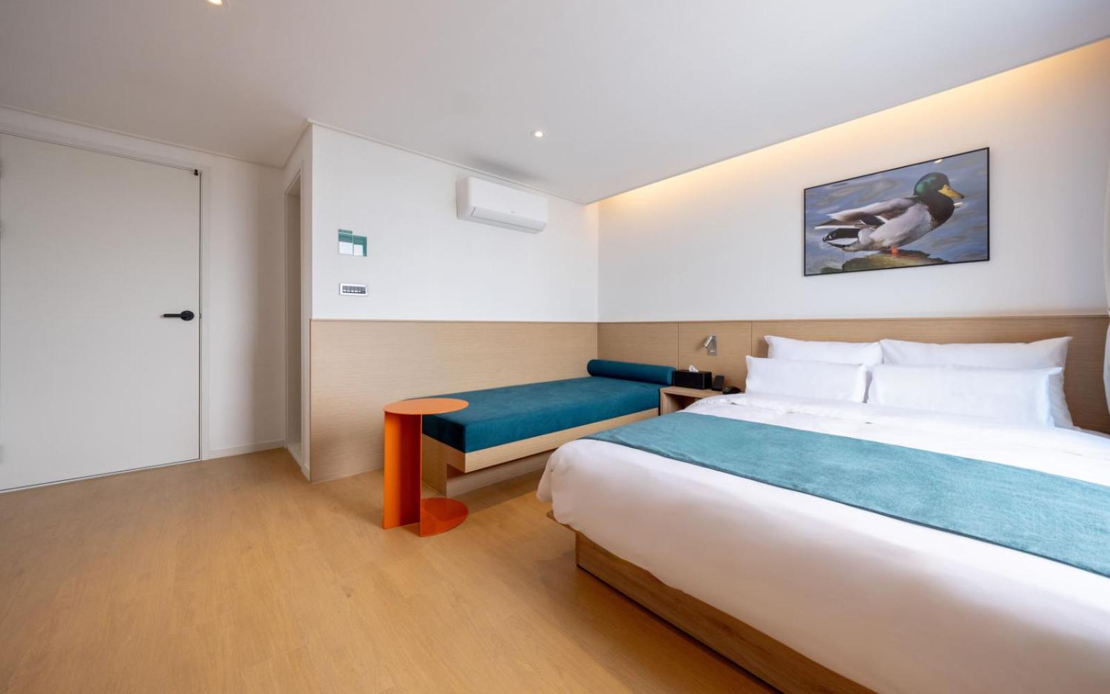 Standard Double Room - Photo 8