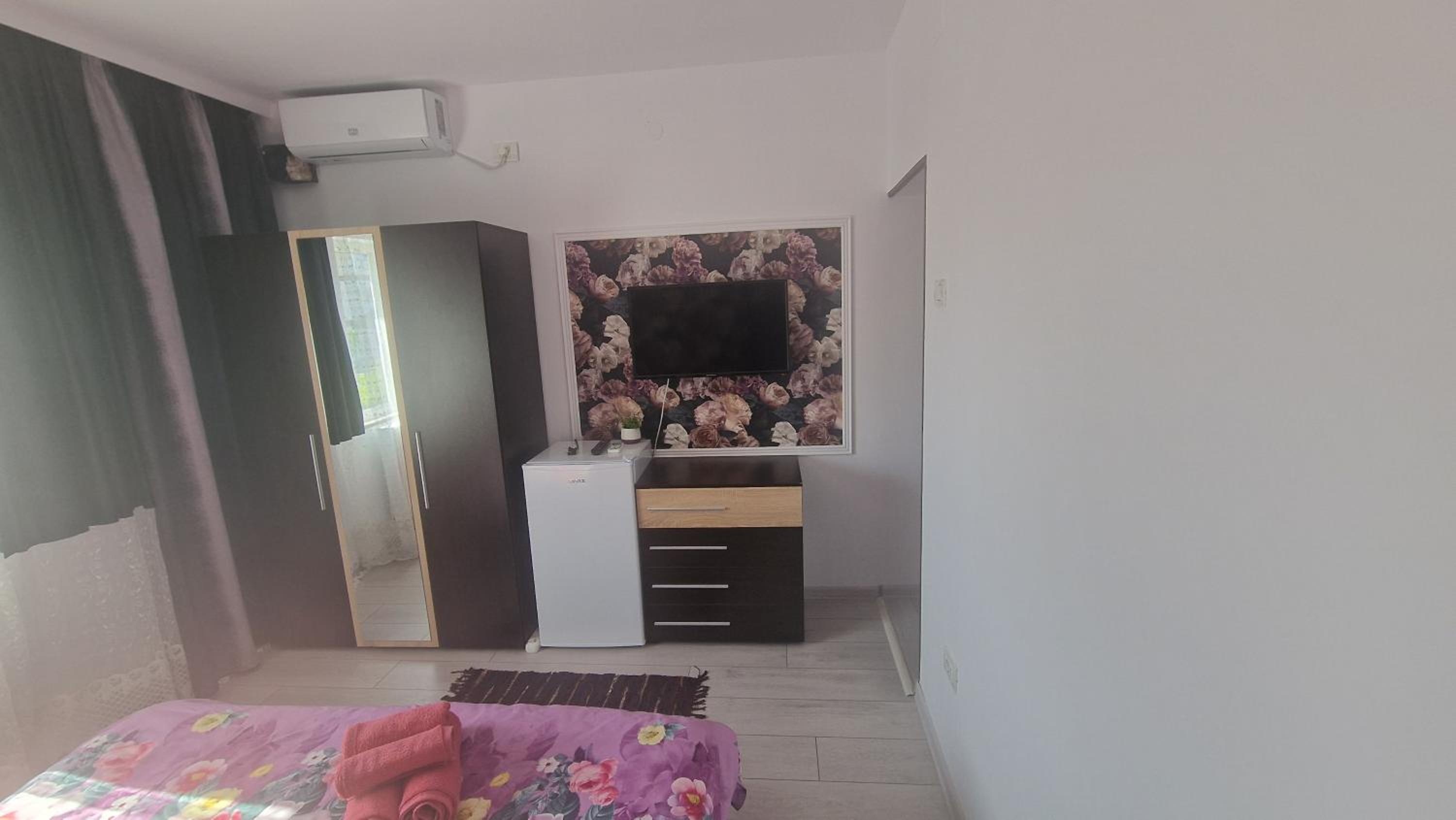 Double Room - Photo 6
