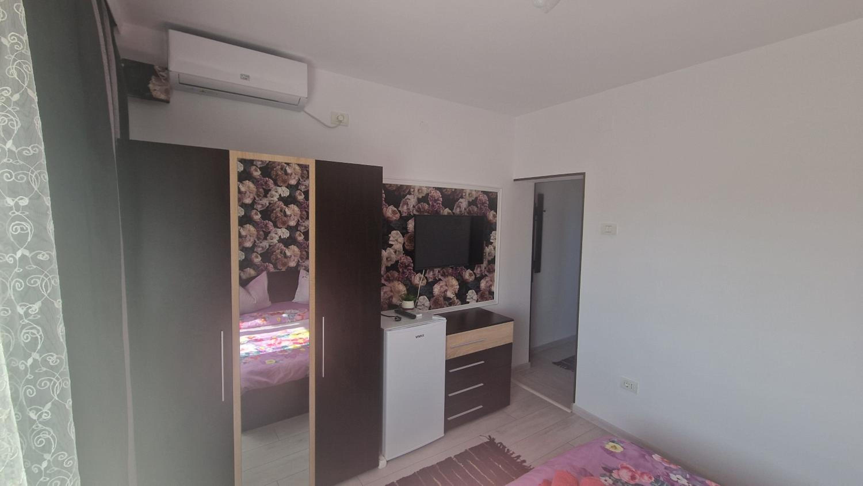 Double Room - Photo 3