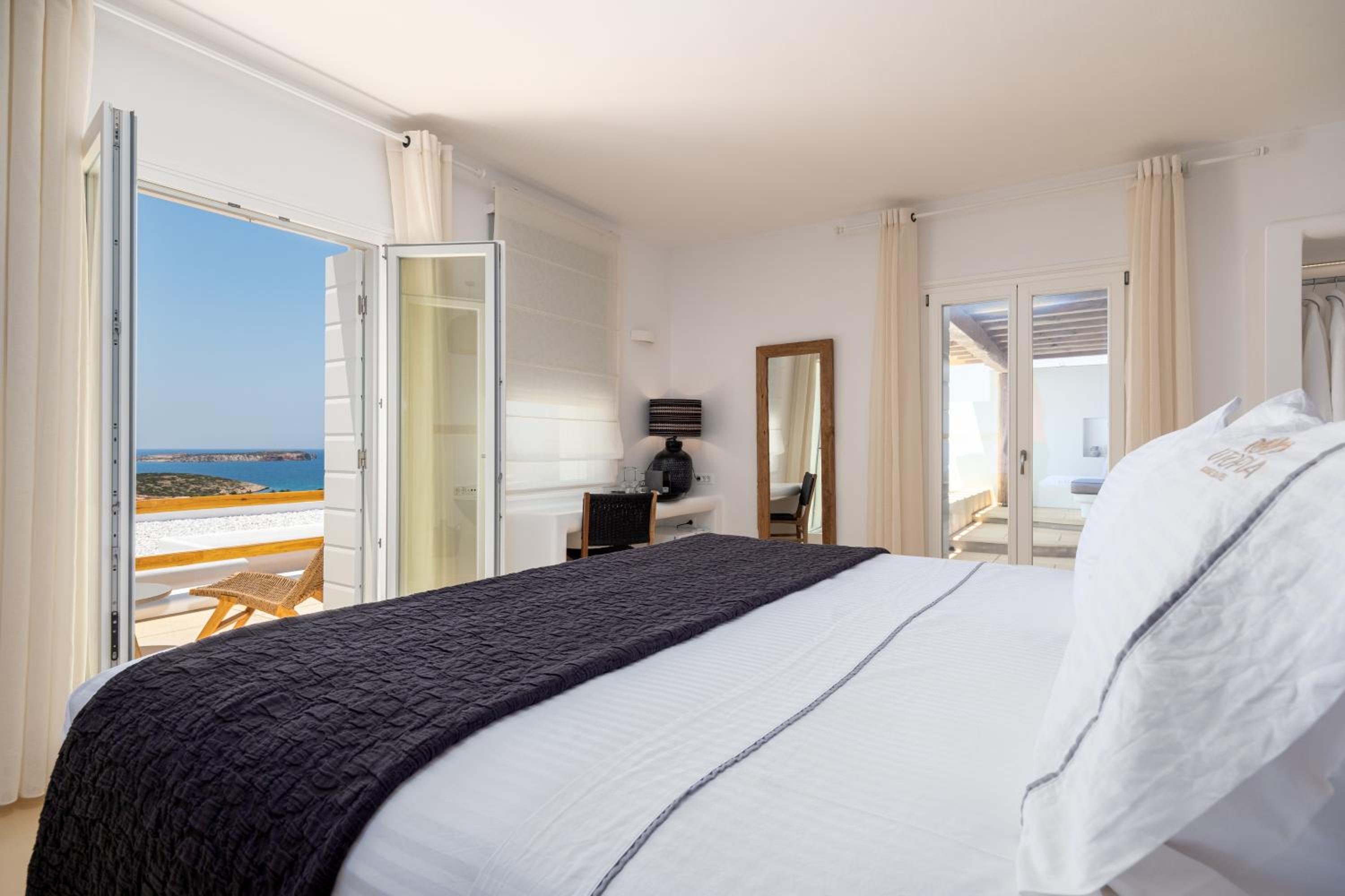 Honeymoon Suite with Private Pool and Sea View - ANNEX