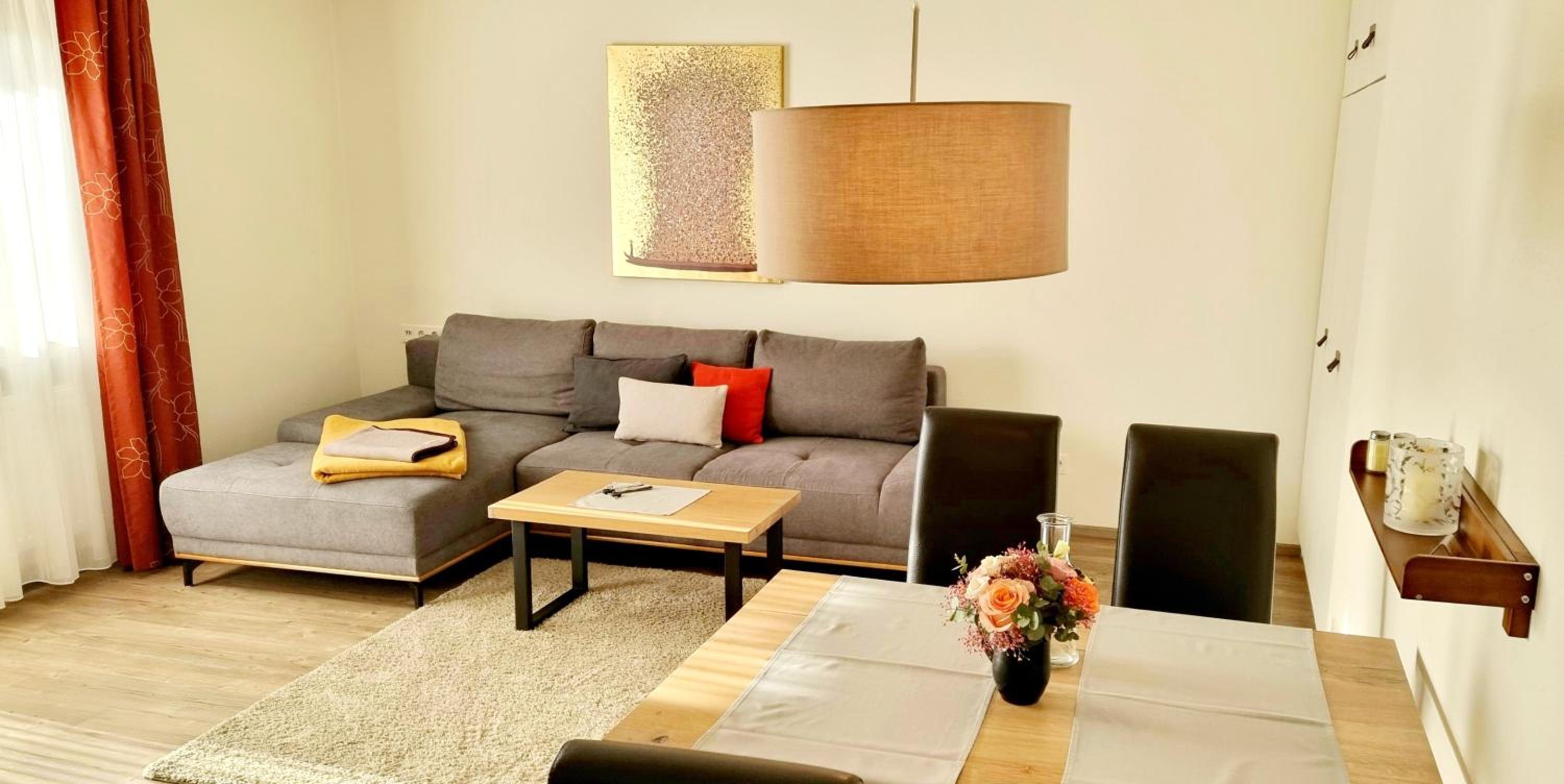 One-Bedroom Apartment with Lake View photo 3