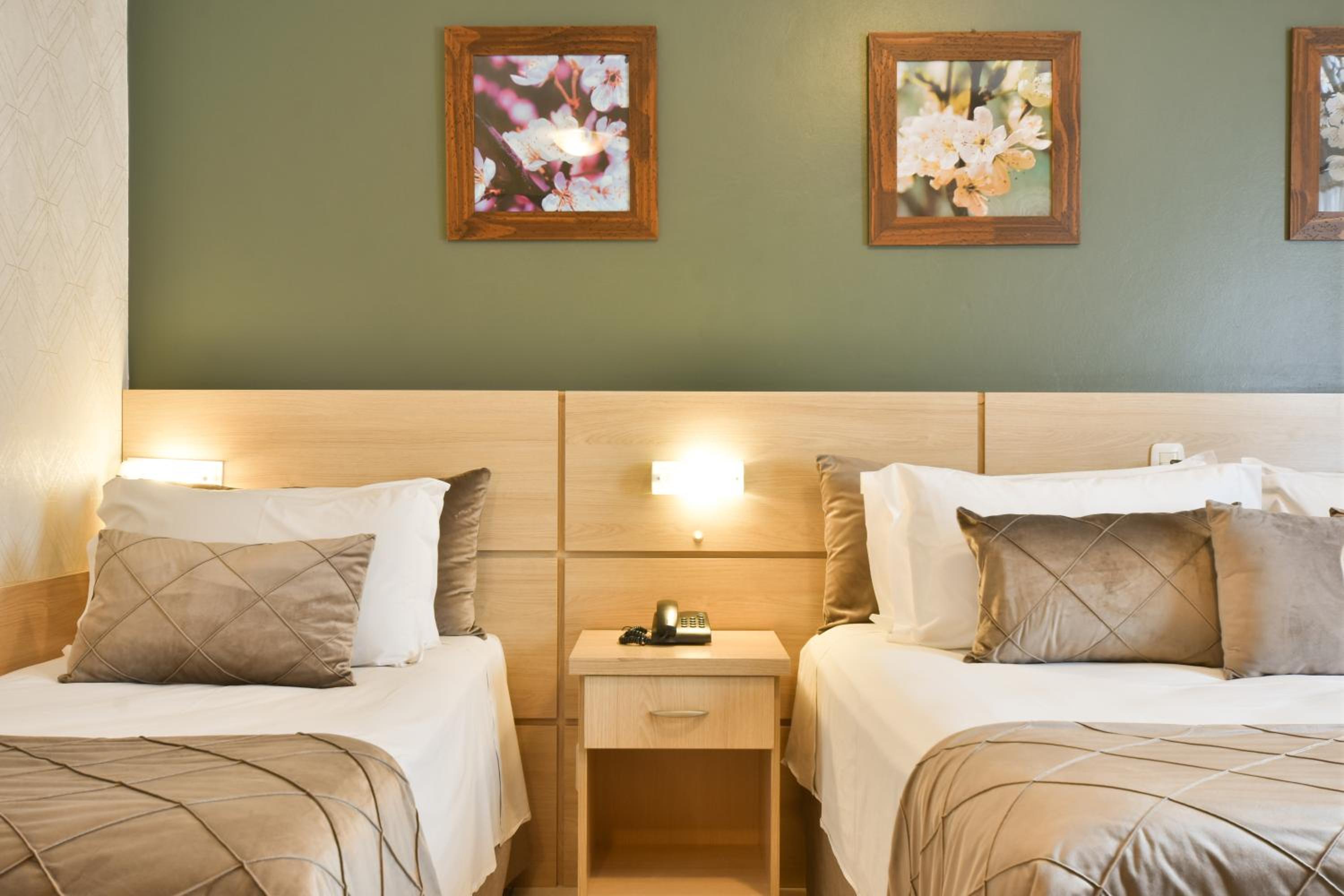 Deluxe Triple Room photo 1