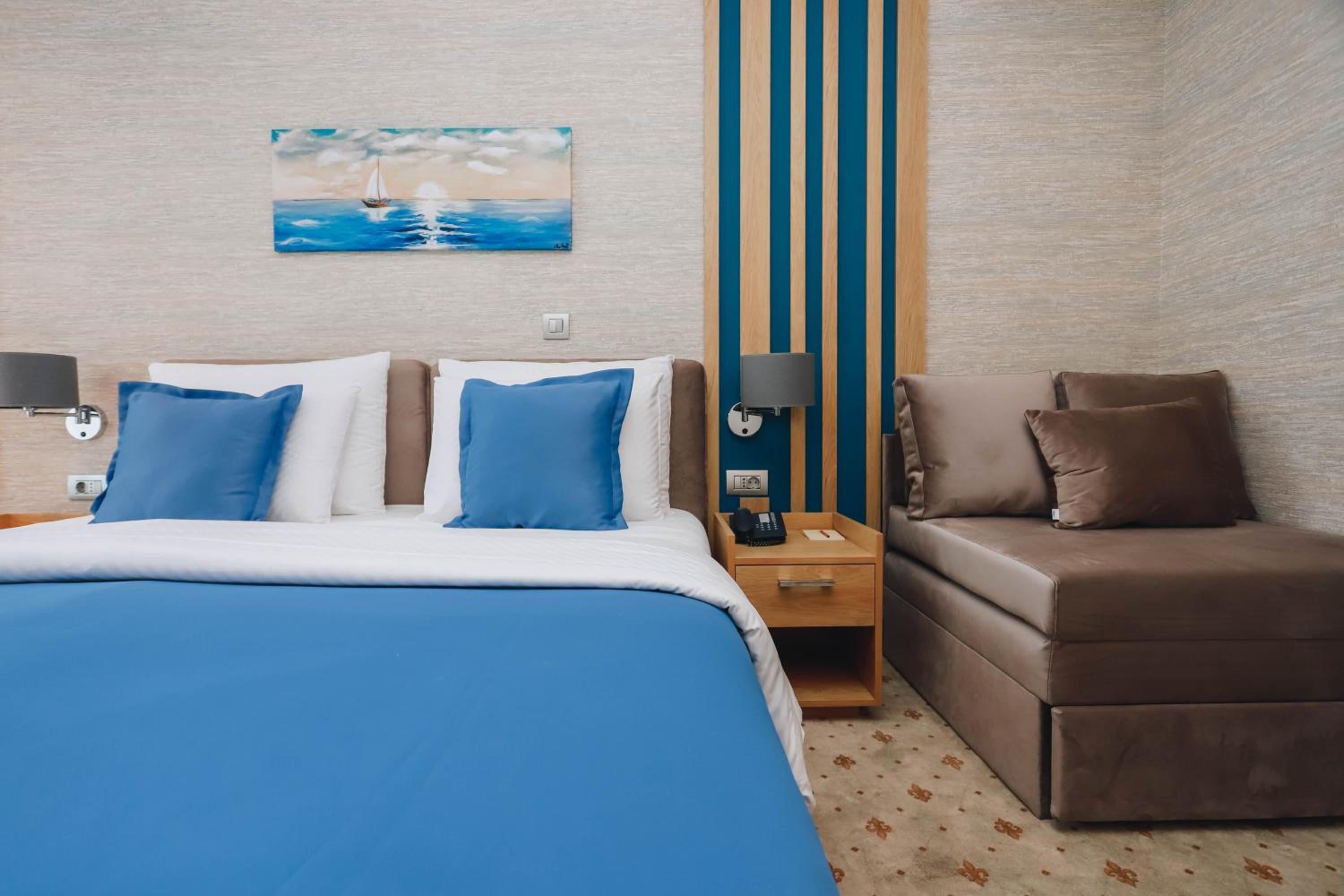 Standard Double or Twin Room Plus photo 3