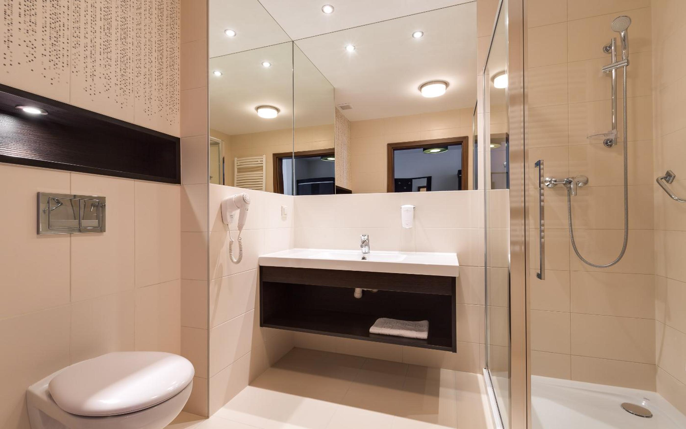 Superior Deluxe Double or Twin Room  photo 3