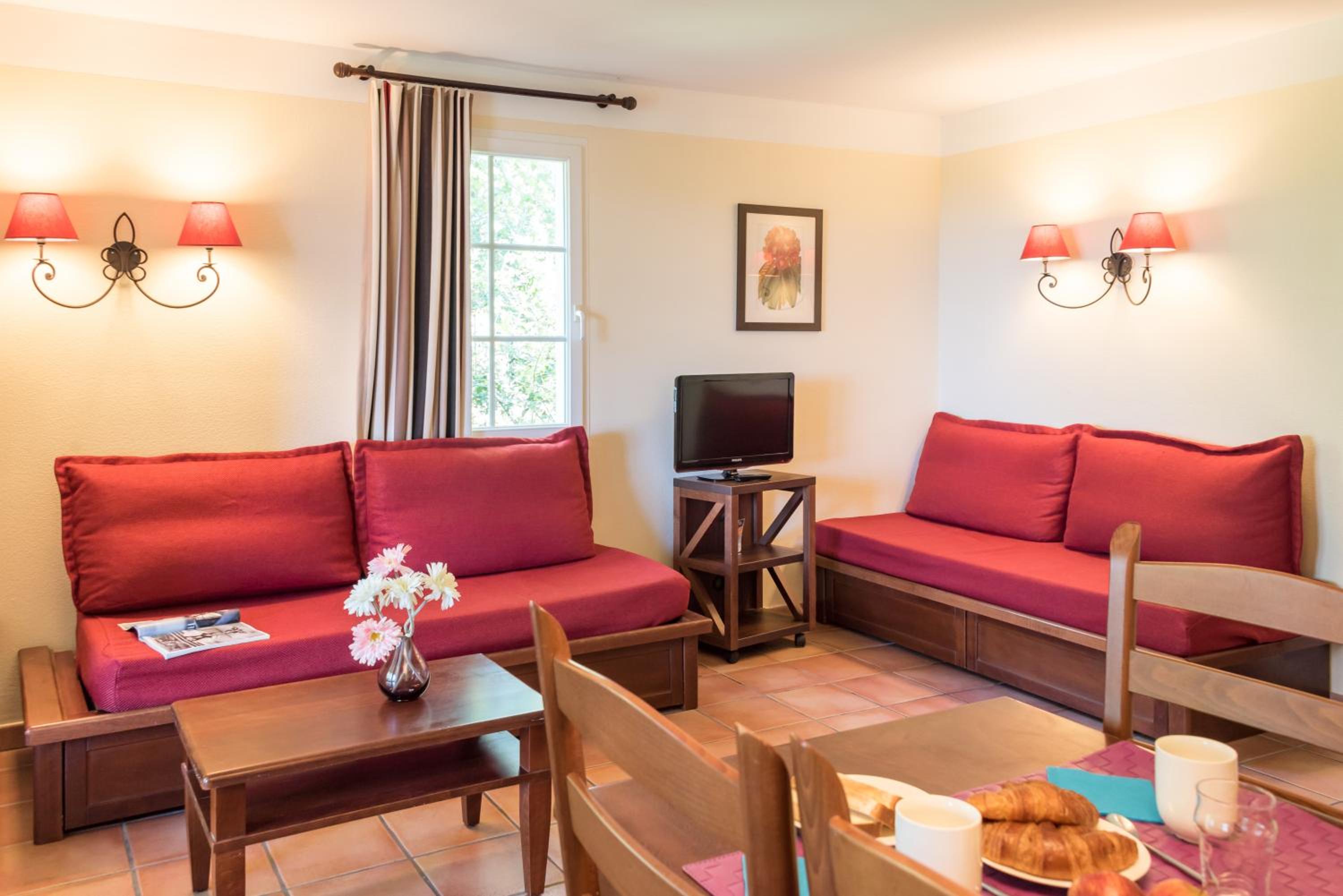 Superior Three-Bedroom Apartment with Balcony (8 People) photo 1
