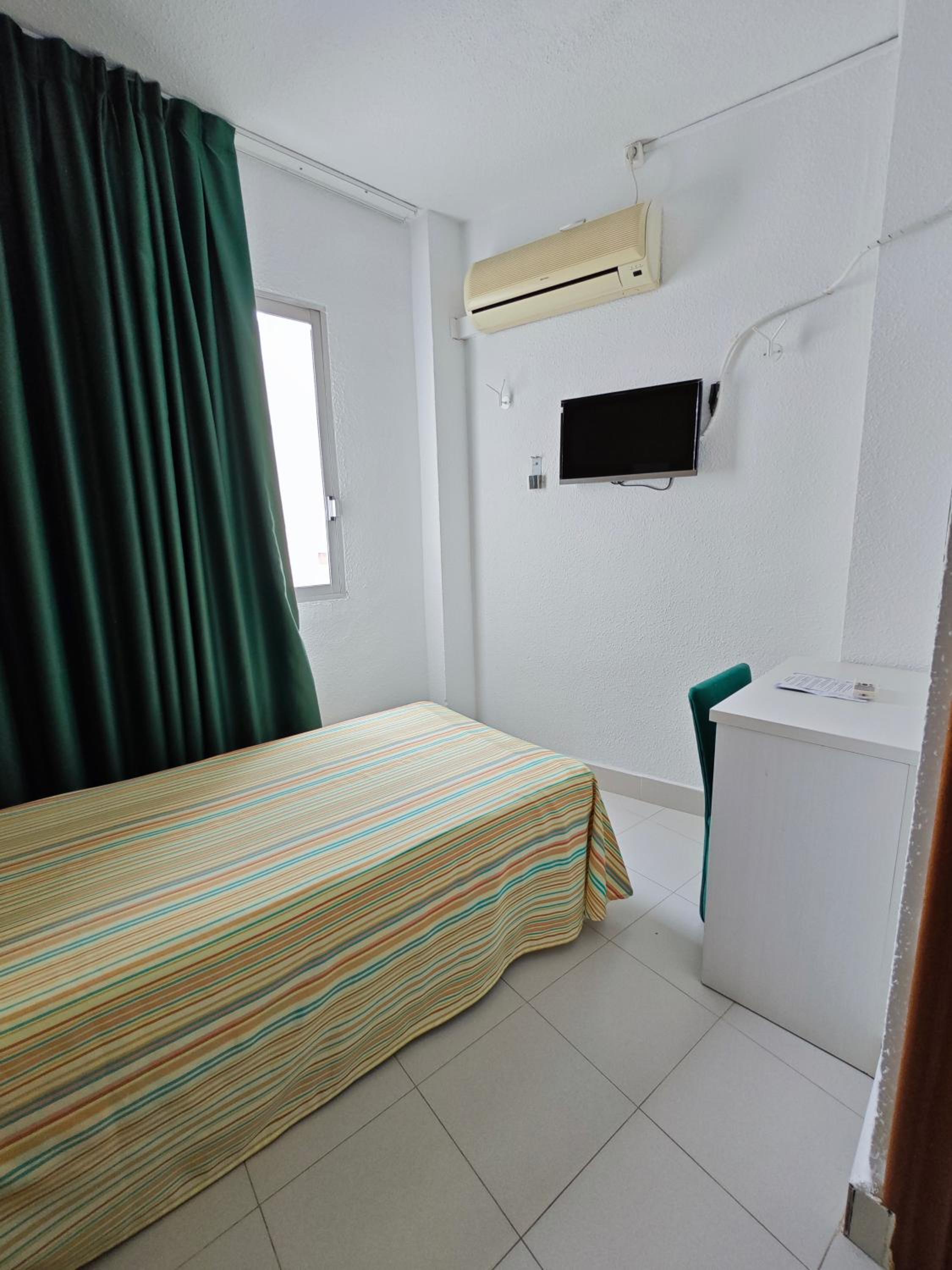 Single Room photo 2