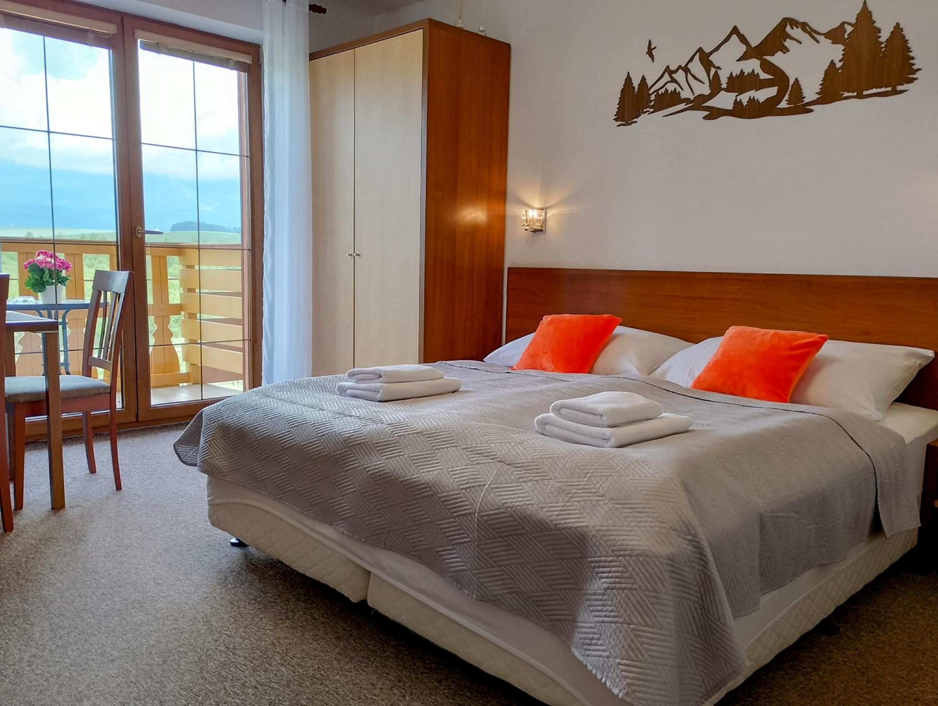 Apartment with Mountain View photo 1