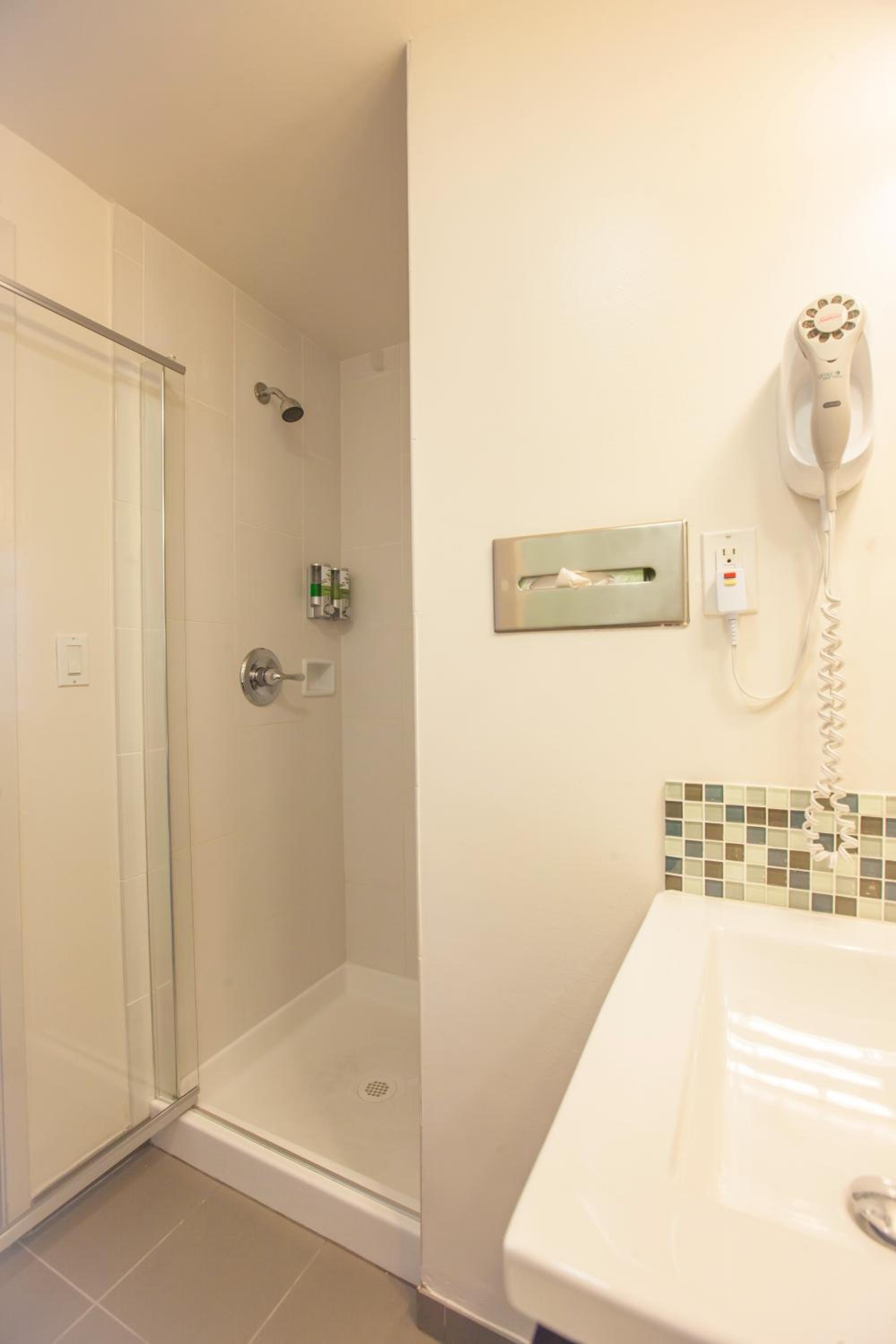 Double Room - Photo 12