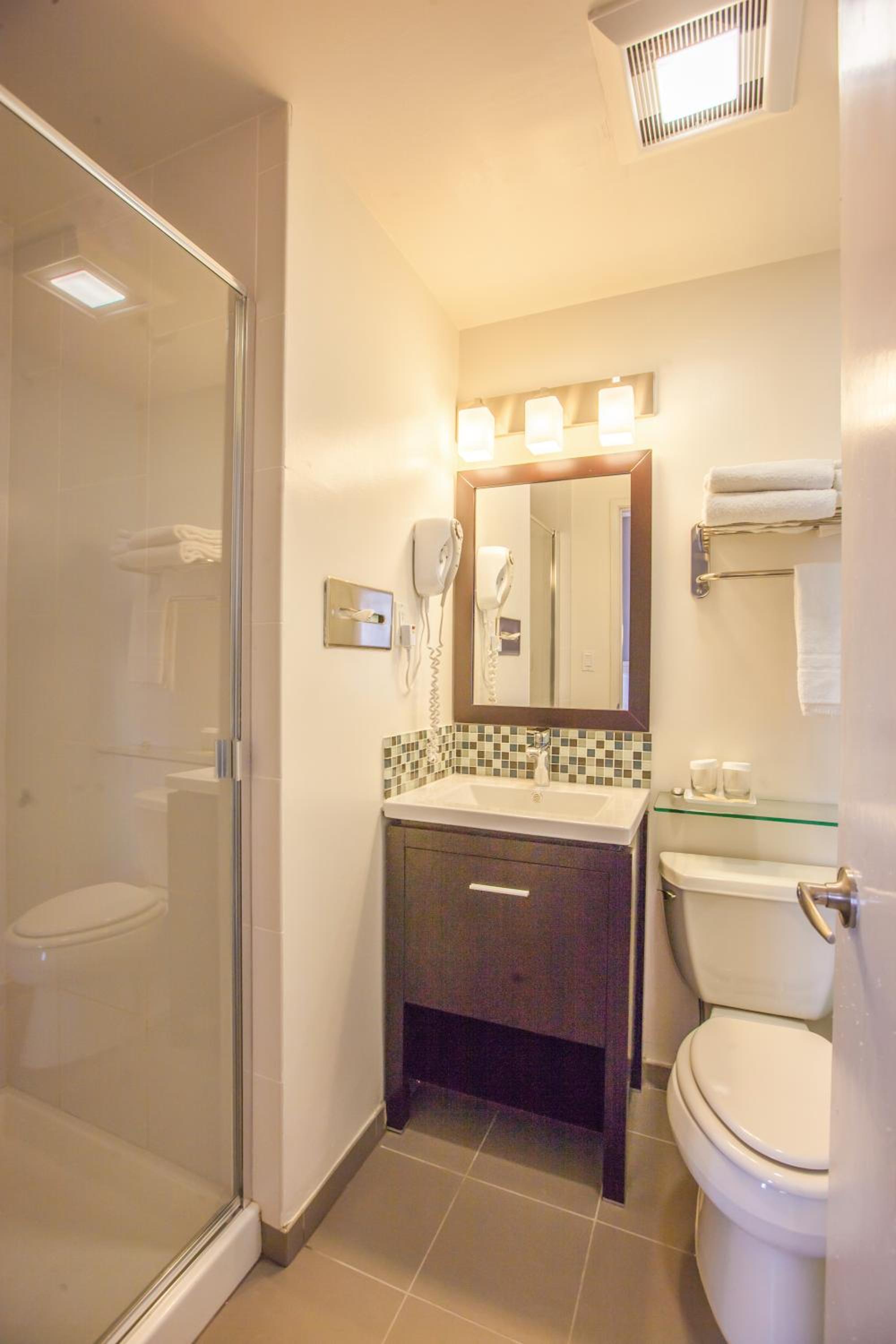 Double Room - Photo 13
