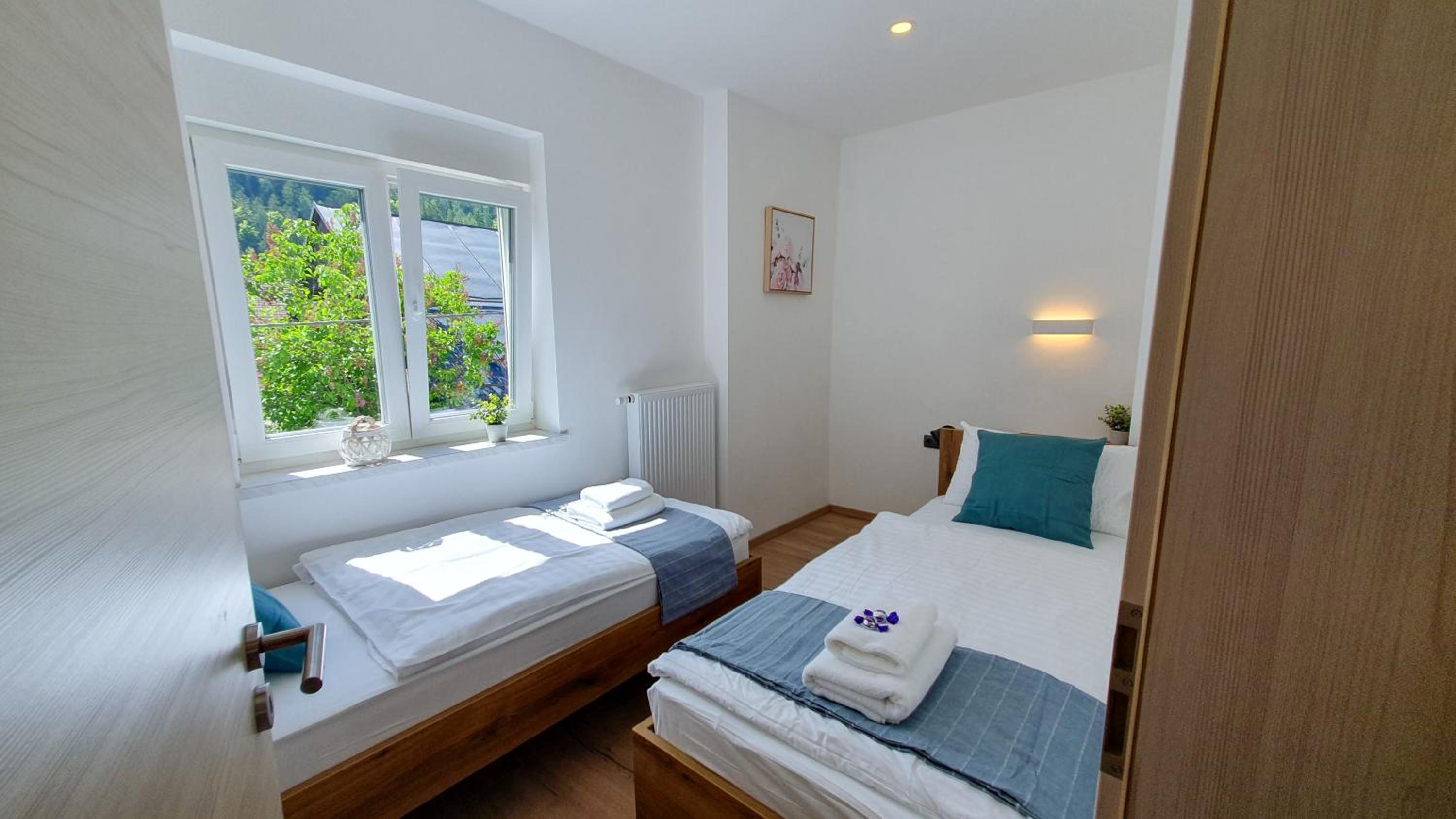 Apartment with Balcony photo 2