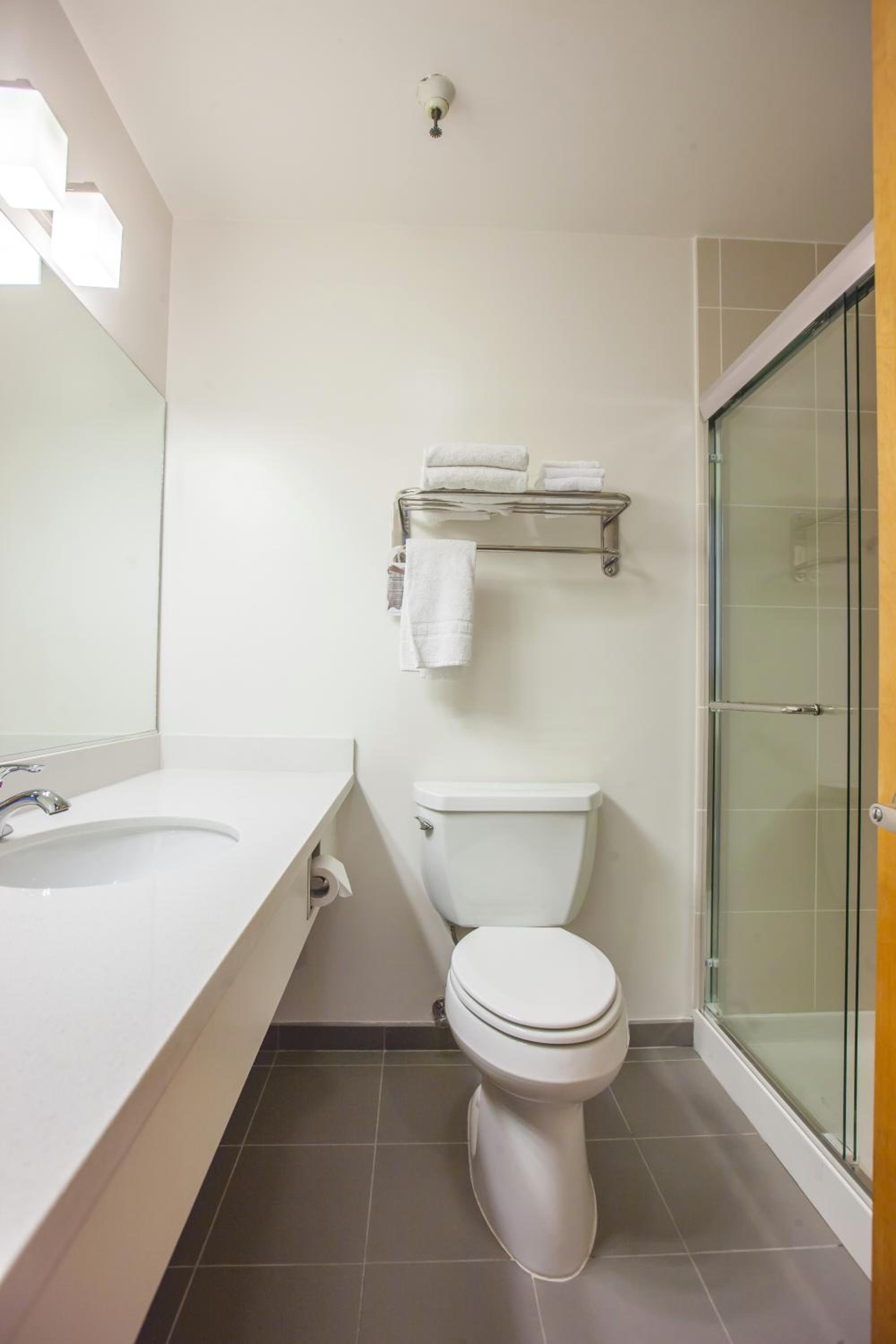 Double Room with Two Double Beds - Photo 6