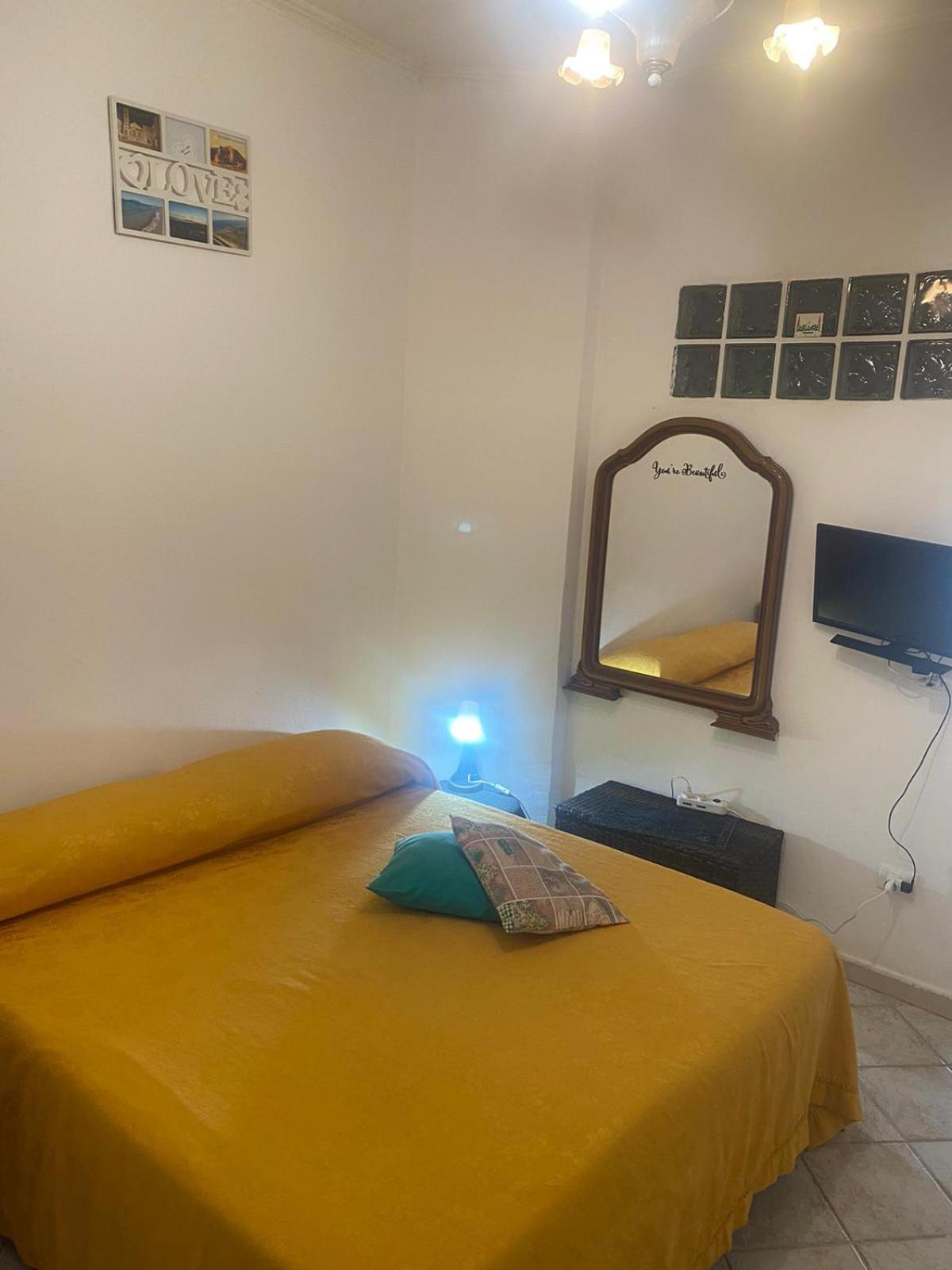 One-Bedroom House - Photo 17