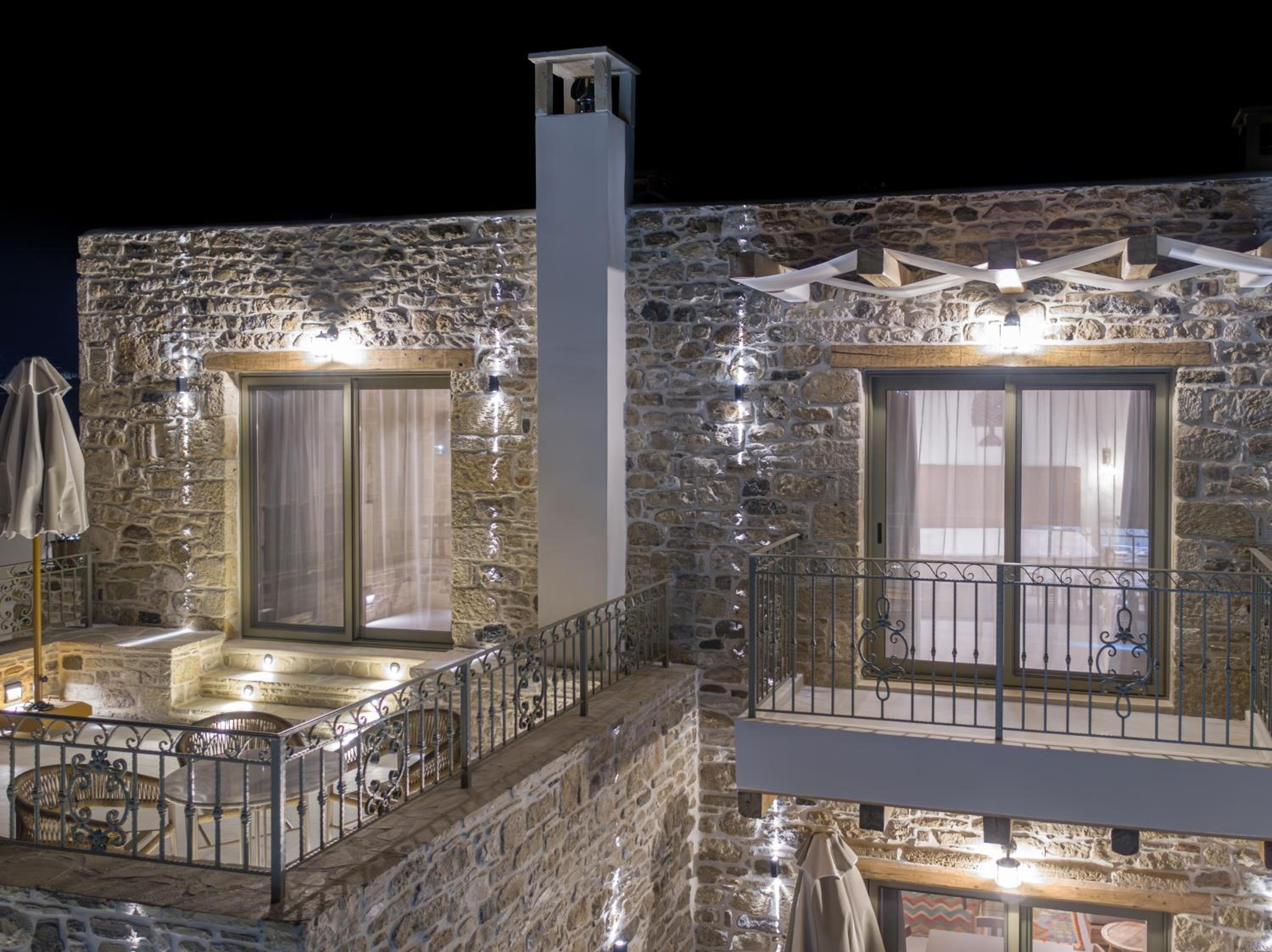 King Suite with Balcony photo 3