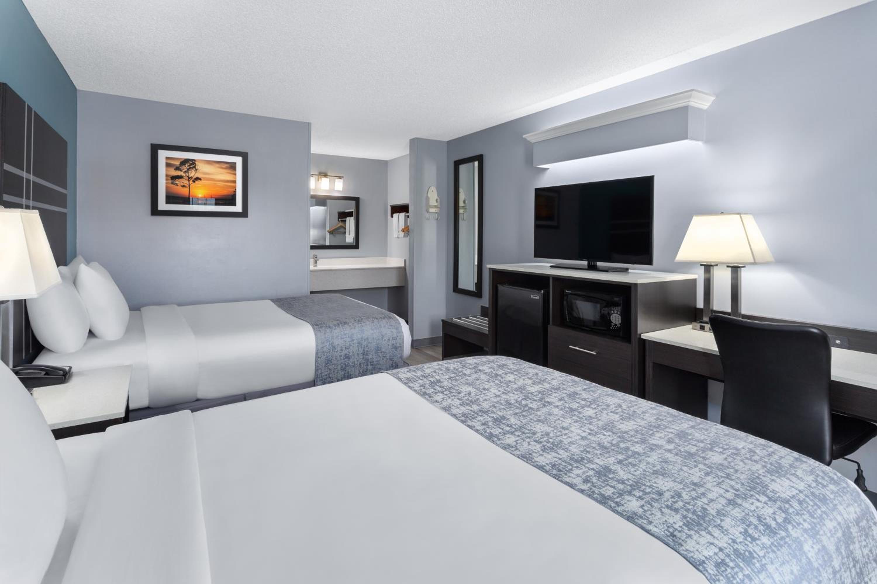 Double Room with Two Double Beds - Photo 2