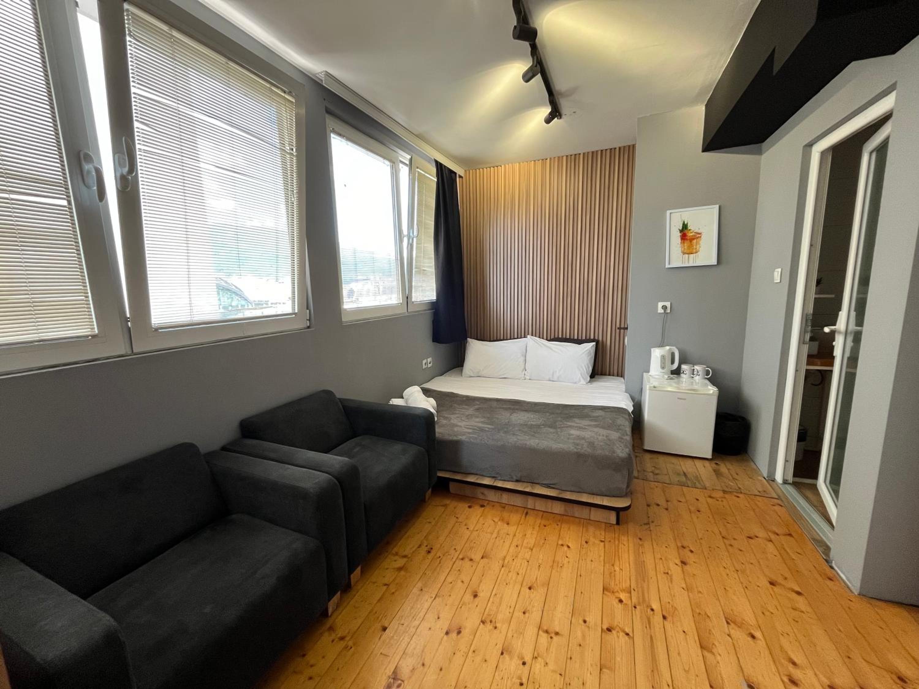 Double Room with Private Bathroom photo 2