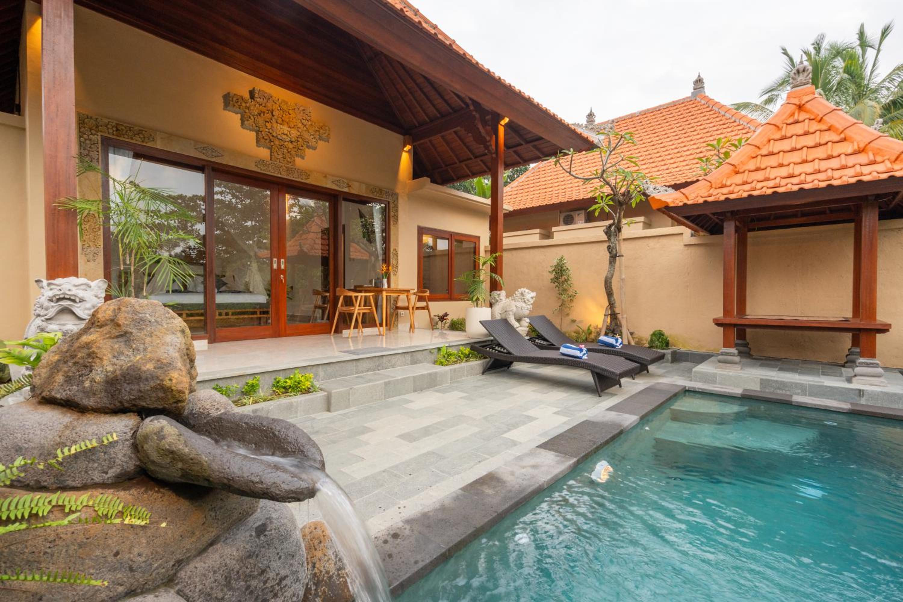 Villa with Private Pool photo 3