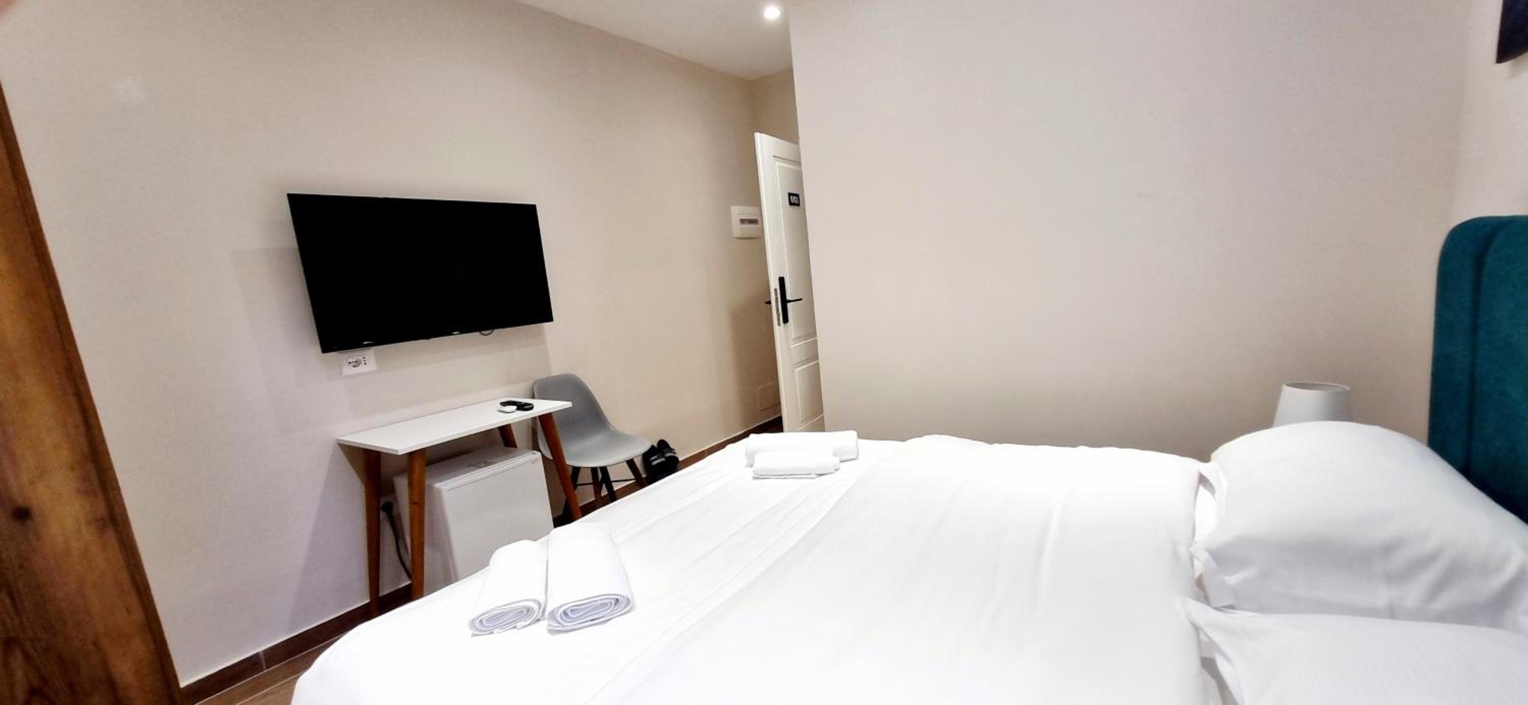 Budget Double Room photo 3