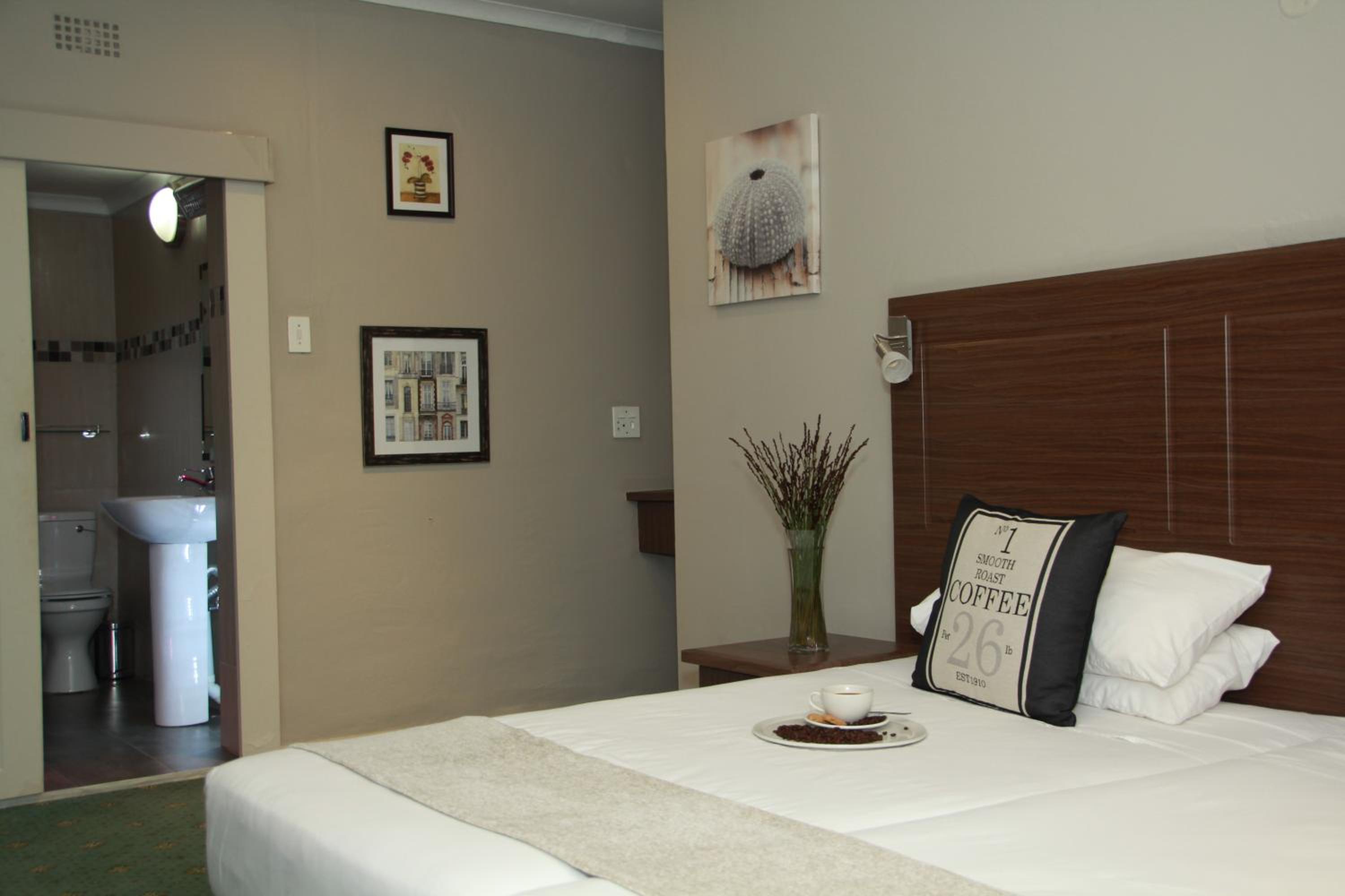 Deluxe Double Room with Shower photo 3