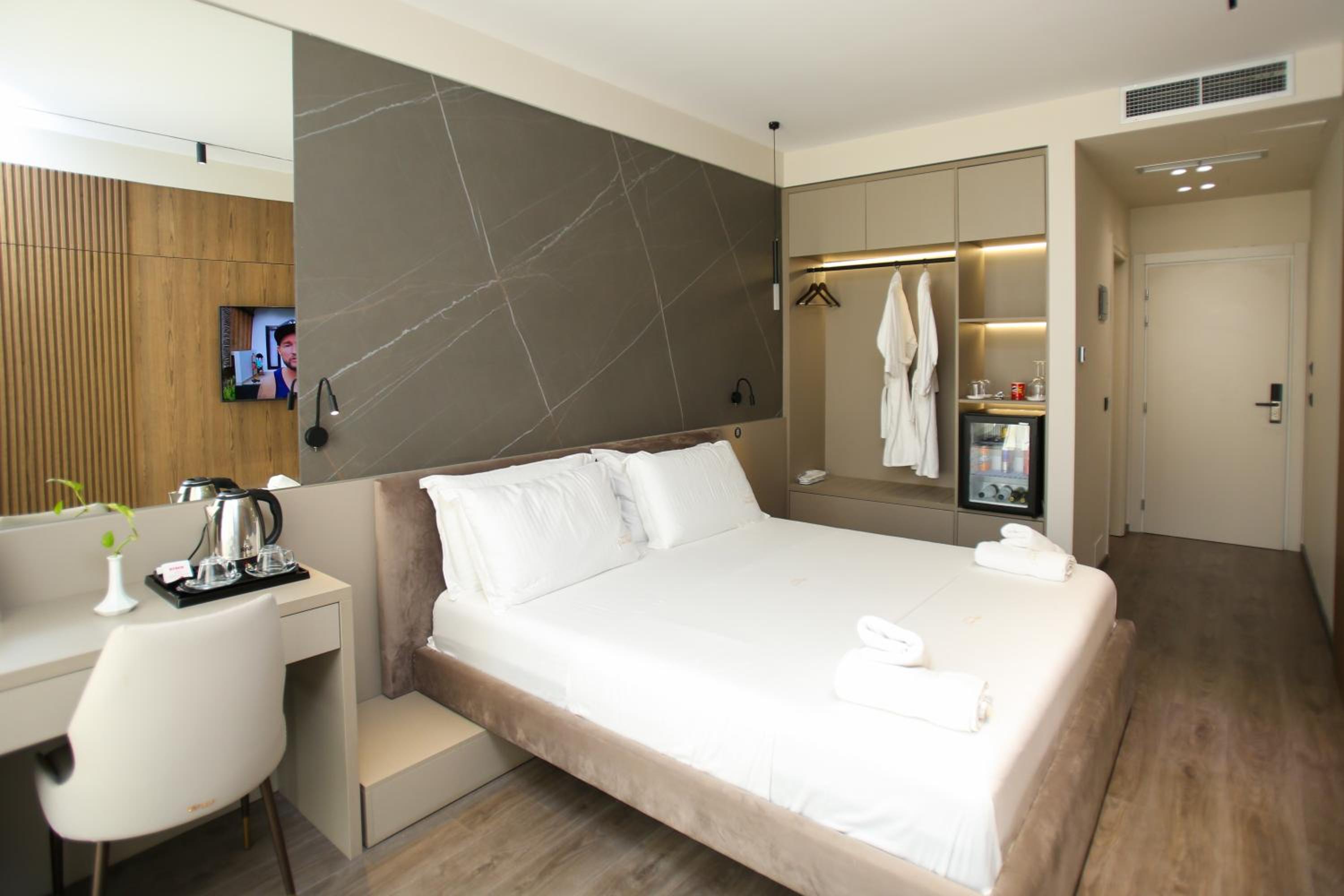 Deluxe Double Room with Balcony