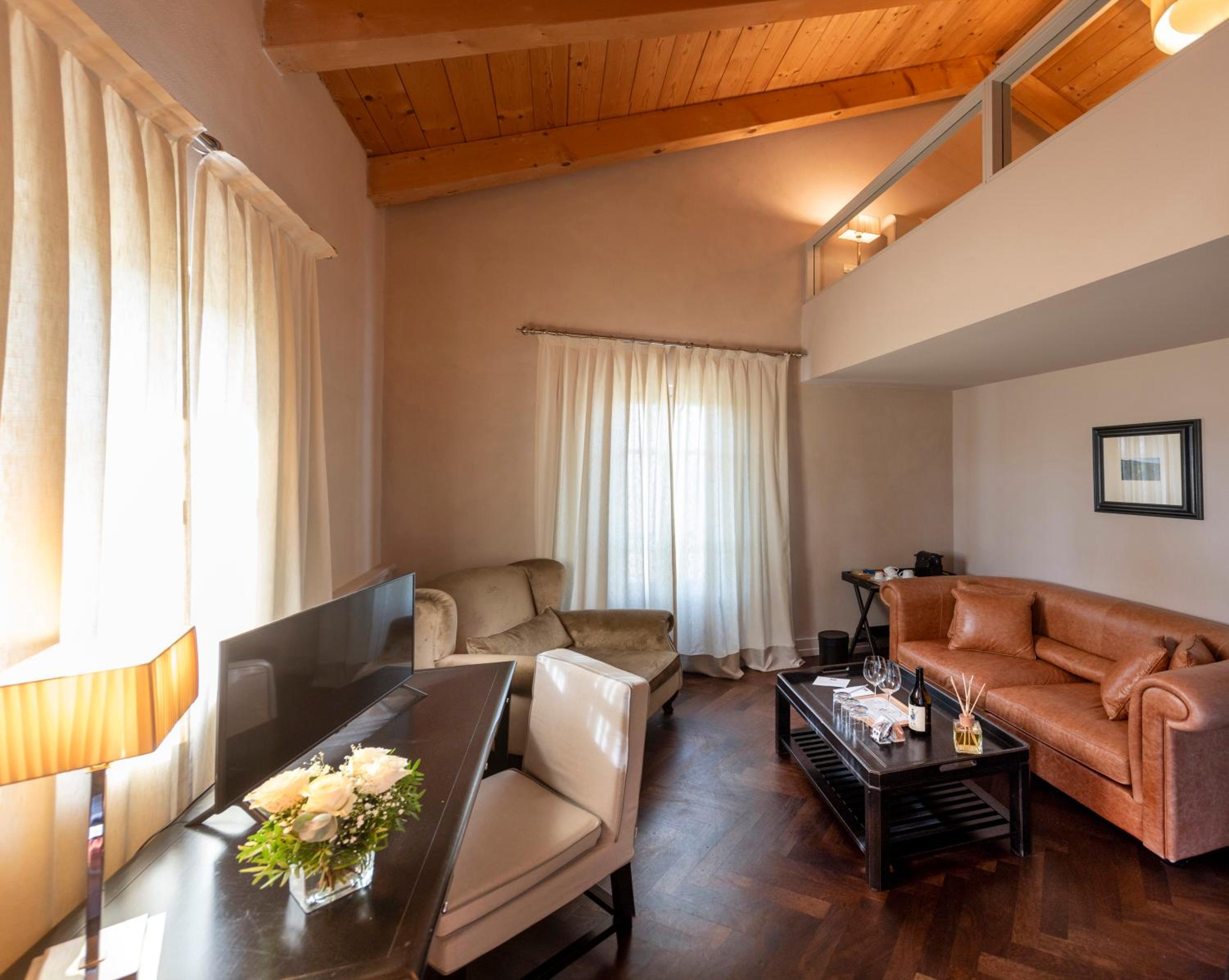 Loft with Spa Access photo 1